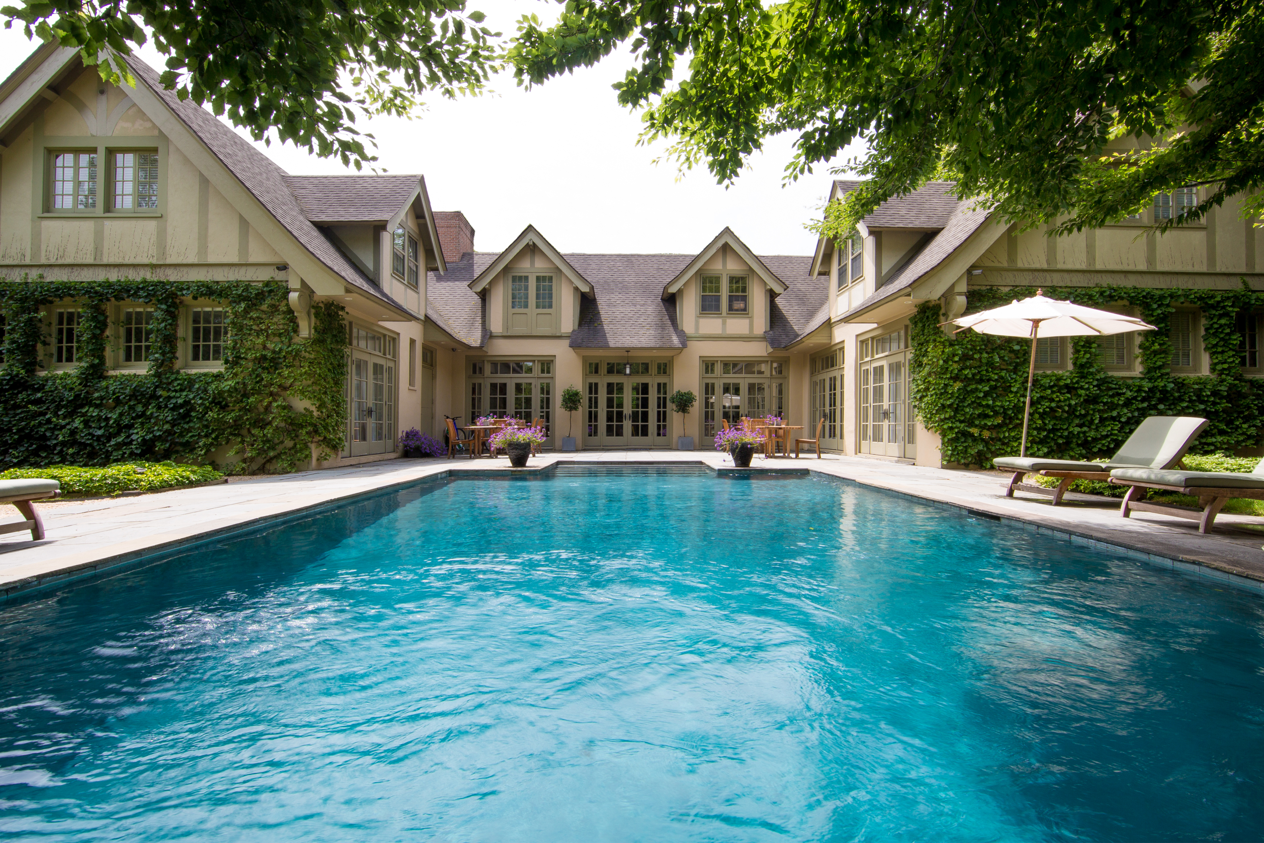 carriage house