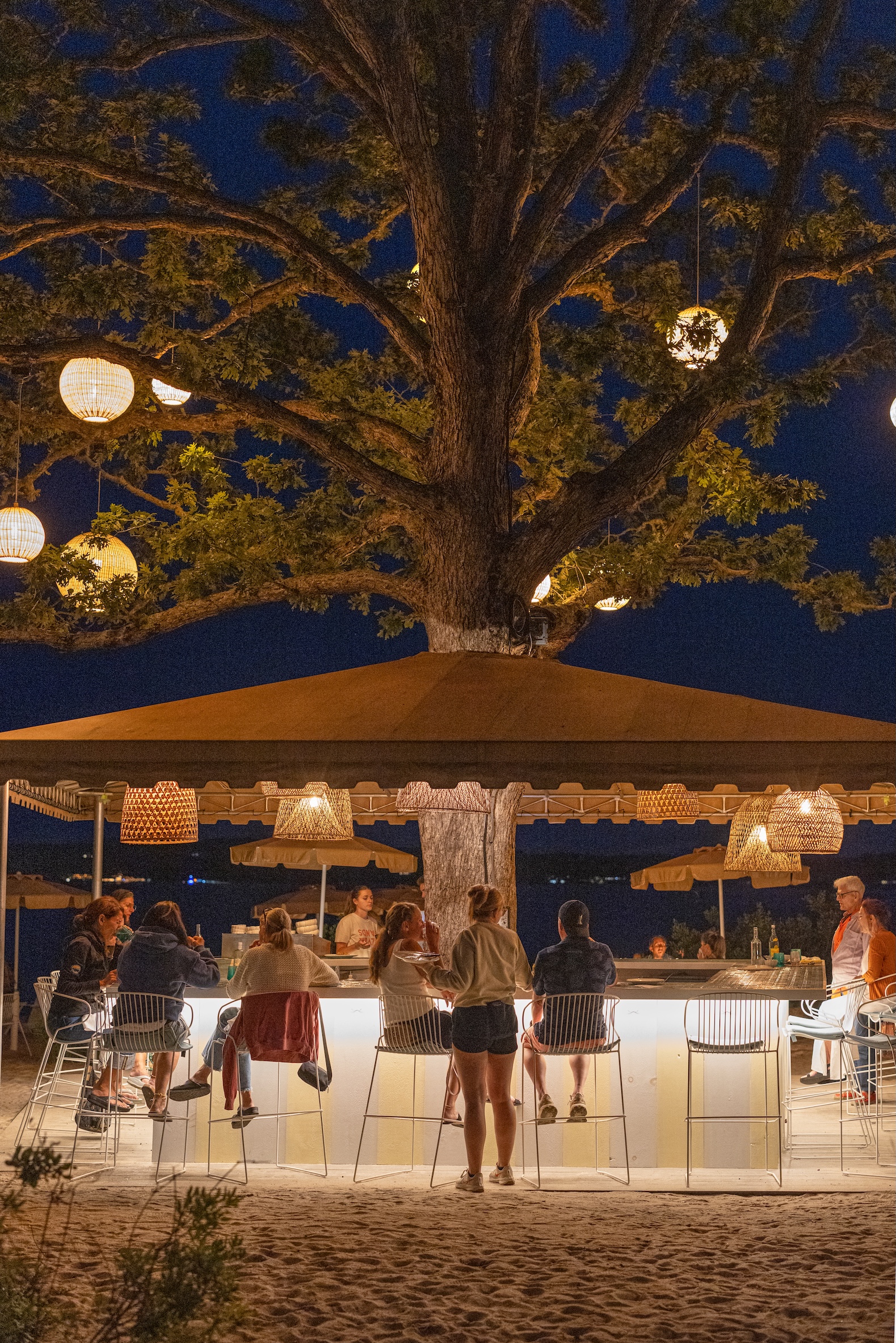 Eddie's Oyster Bar Greenport - Special events and group dining at Eddieu2019s waterfront restaurant in Greenport on the North Fork of Long Island at Silver Sands Motel, showcasing celebrations by the harbor.