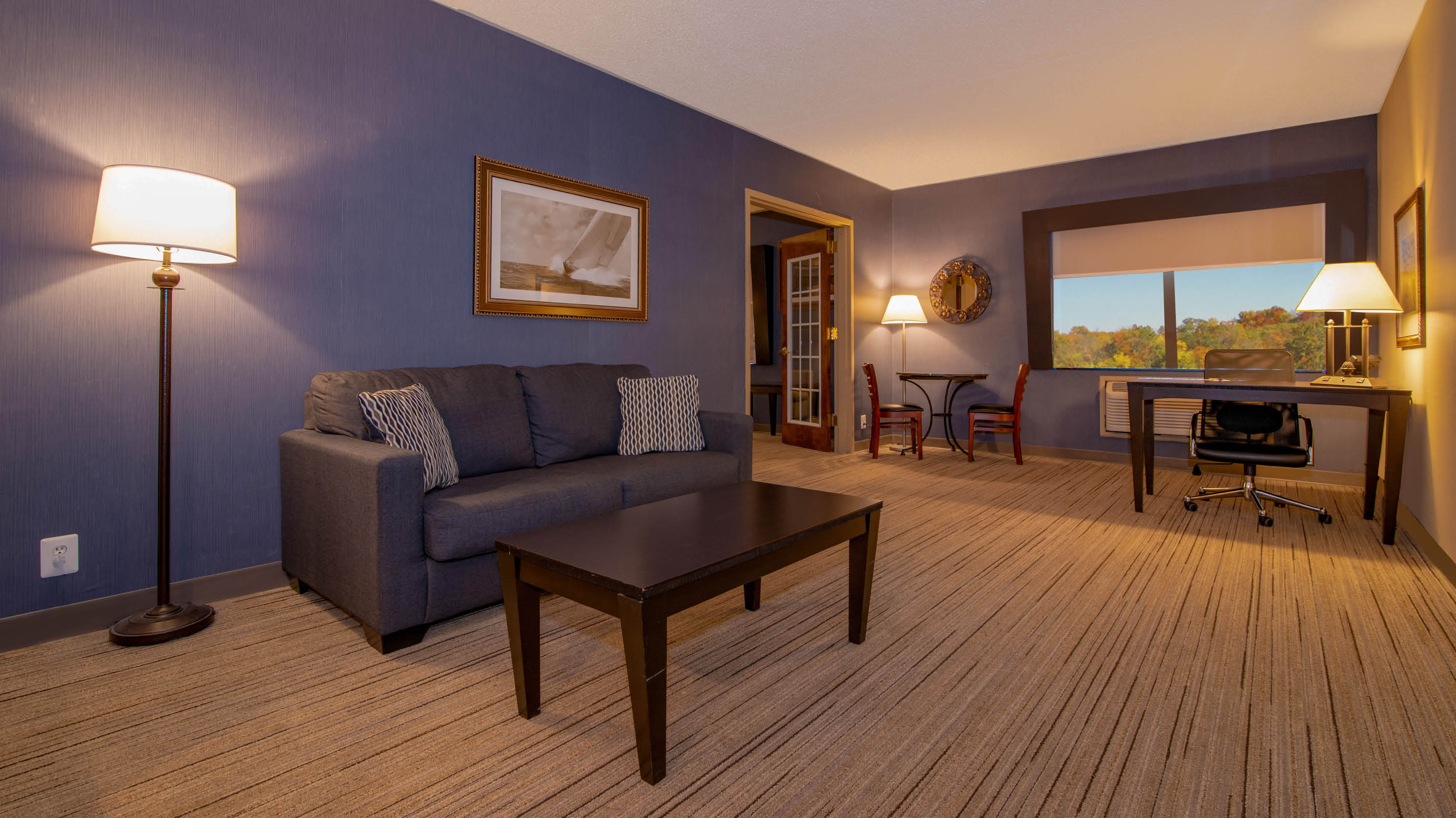 Two room deluxe bridal suite with separate jacuzzi bath. FREE hot deluxe breakfast included