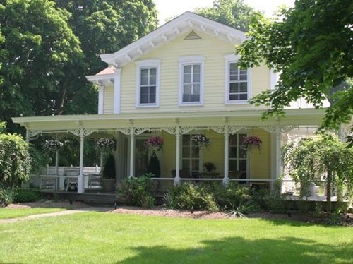 Candelite Inn & Guest House