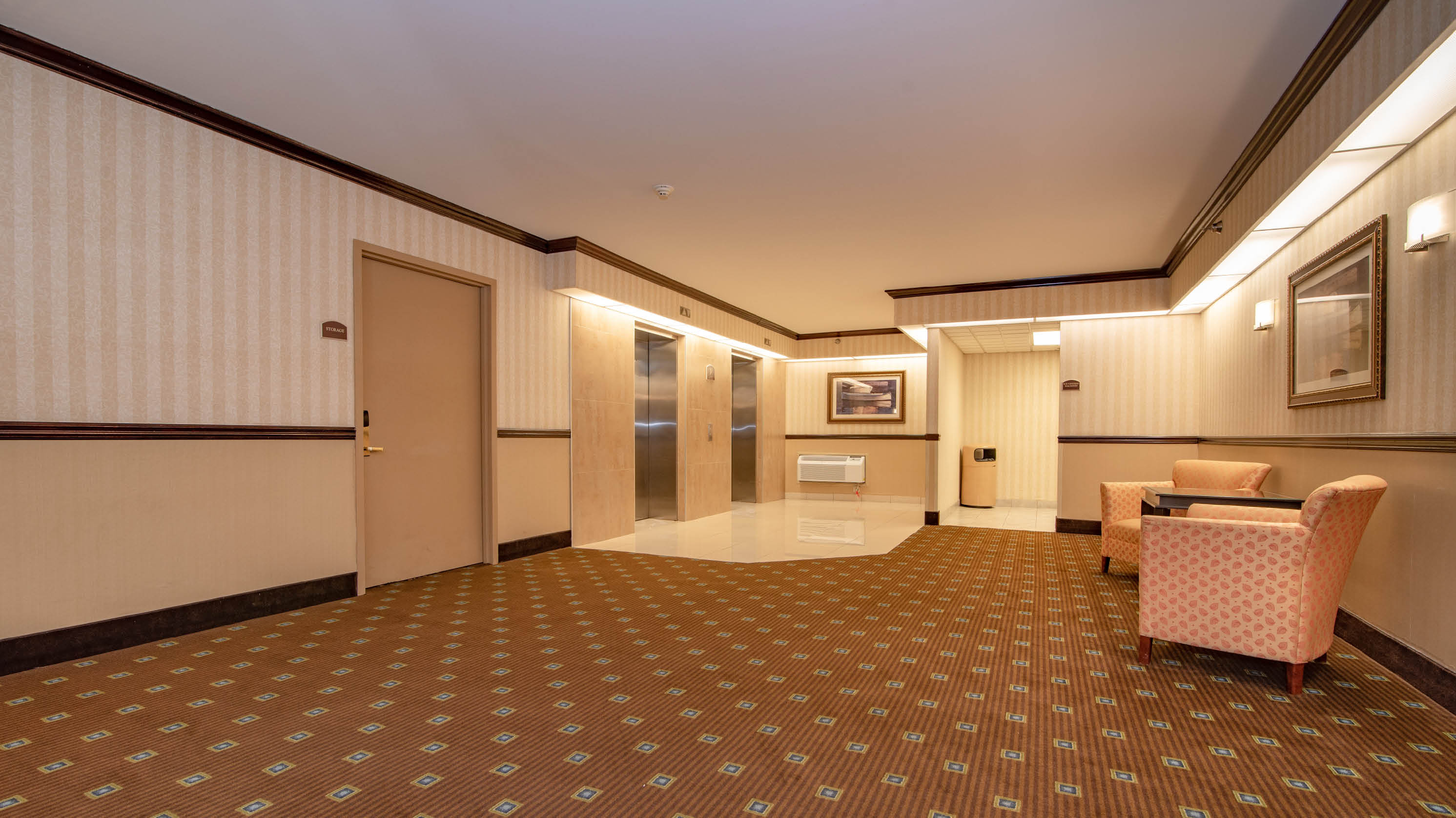 100% smoke free hotel in Centereach, NY. Easy access to all major highways