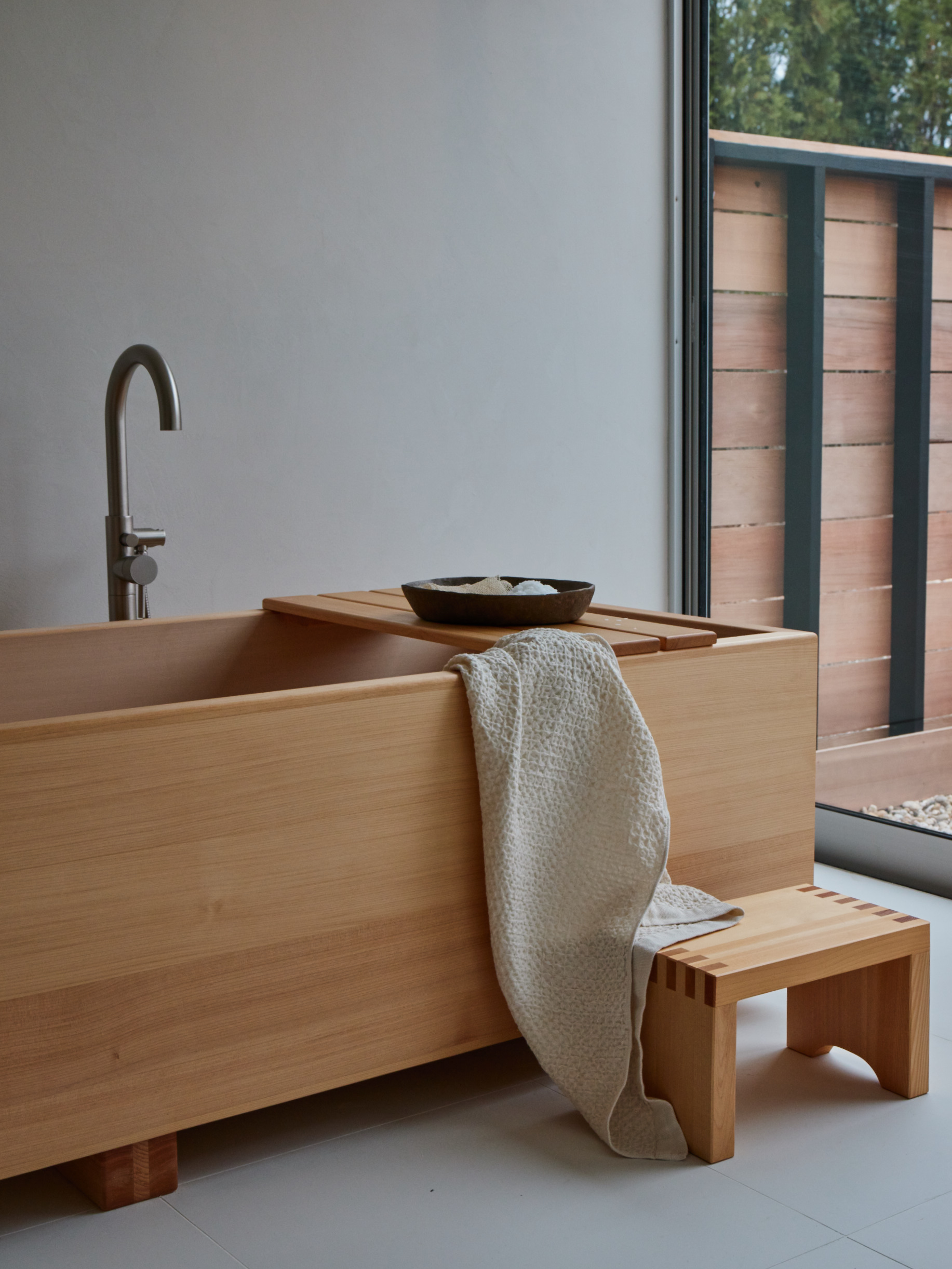 Shou Sugi Ban House Guest Studio Bathroom x Hinoki Tub