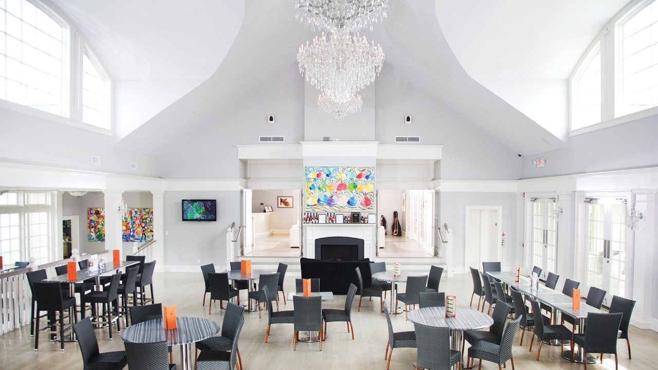 Sparkling Pointe Vineyard