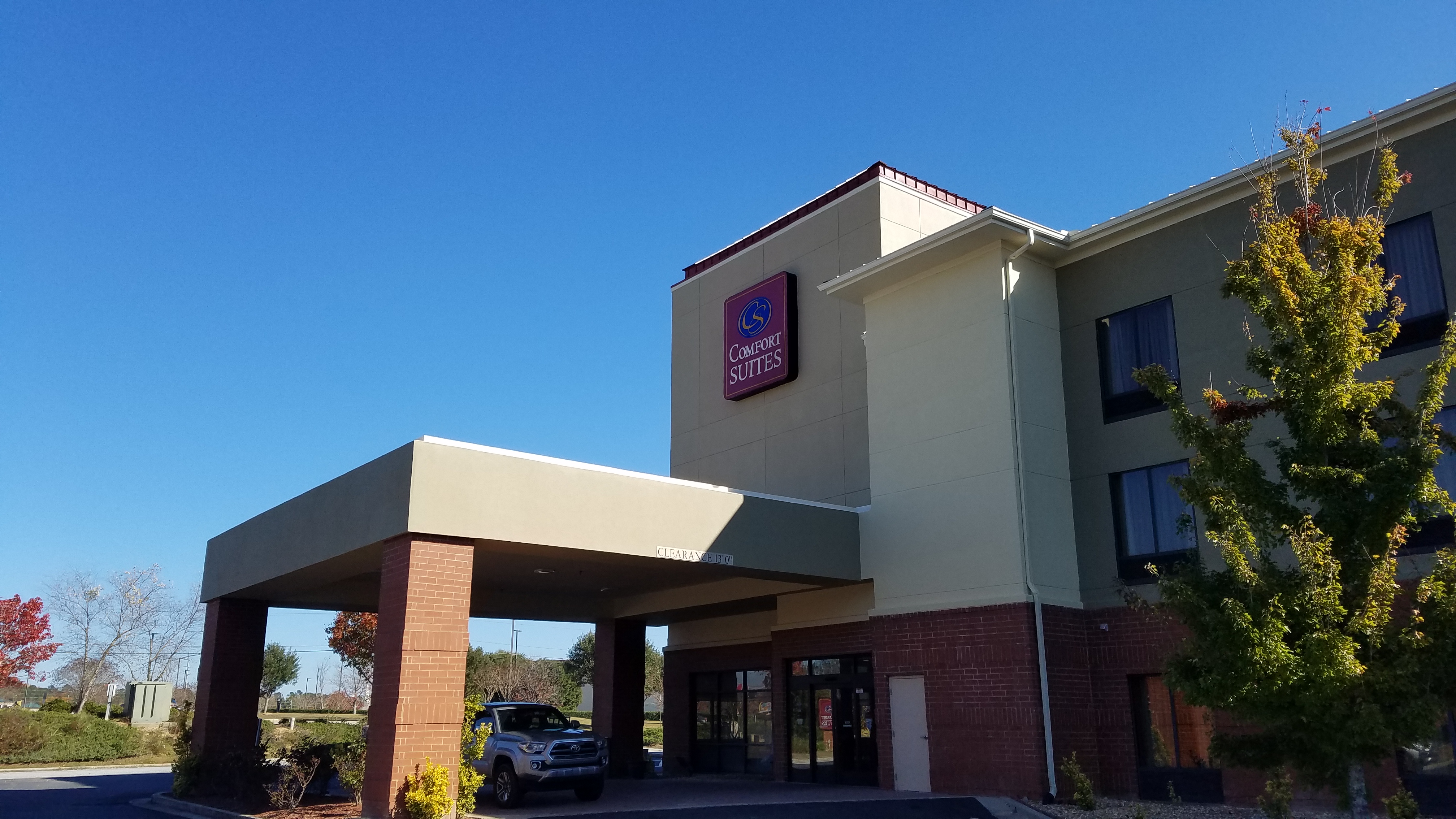 Comfort Suites