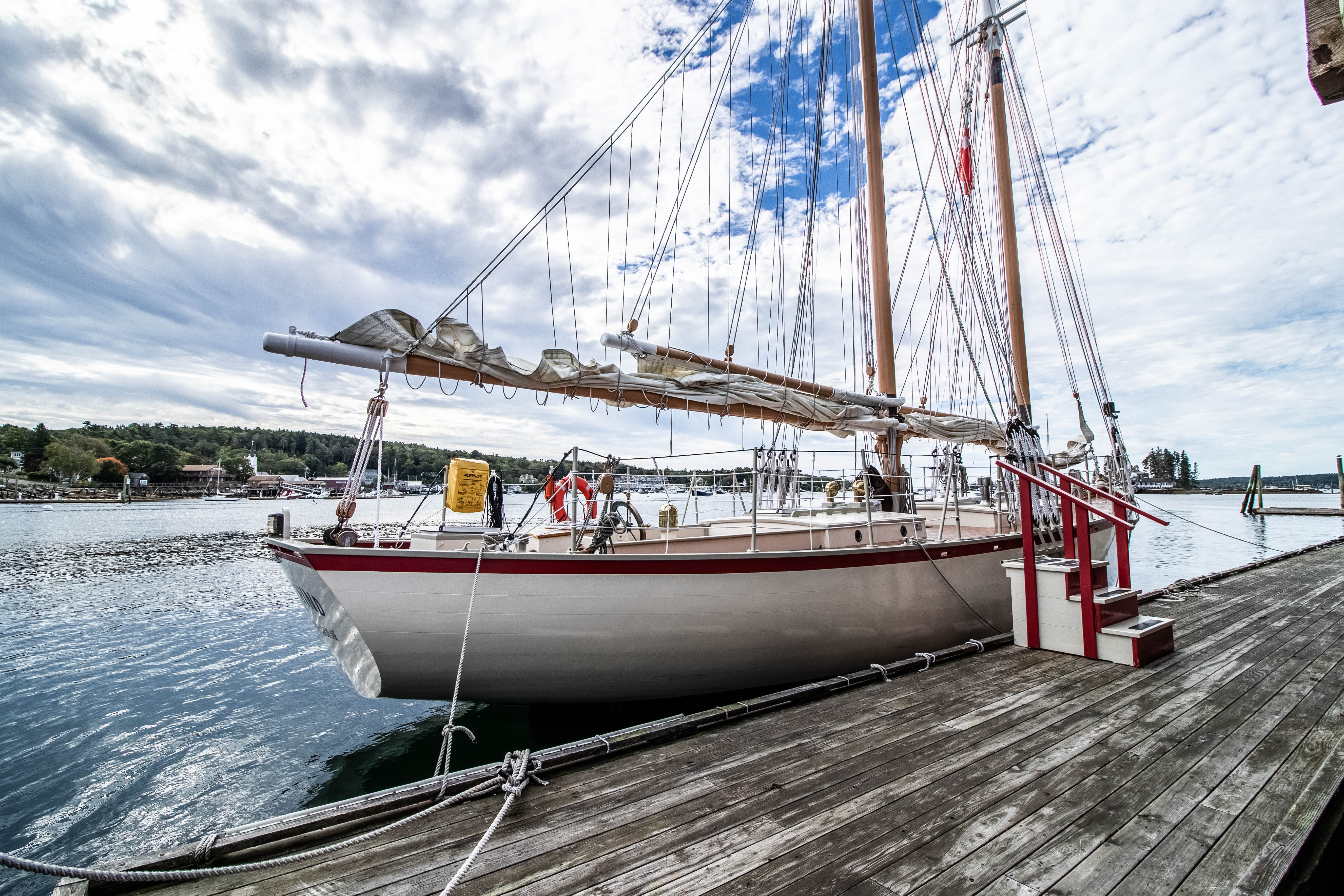 Boothbay Harbor Schooners - Schooner Eastwind & Applejack