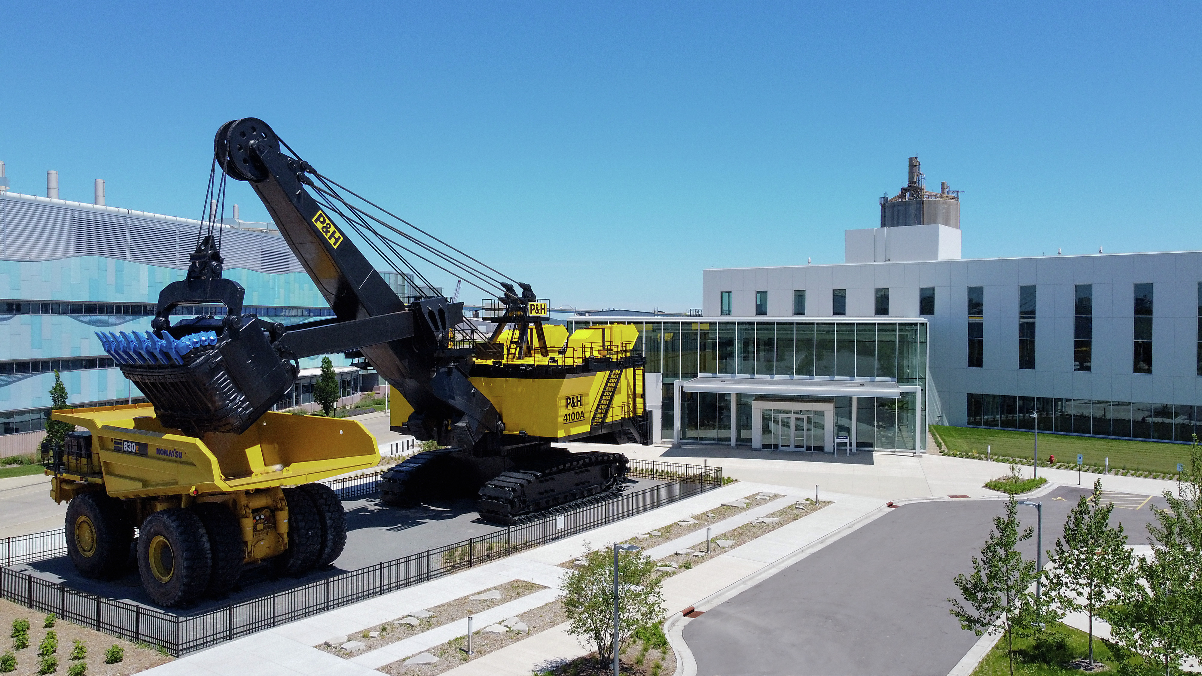 Komatsu | Milwaukee, WI 53204