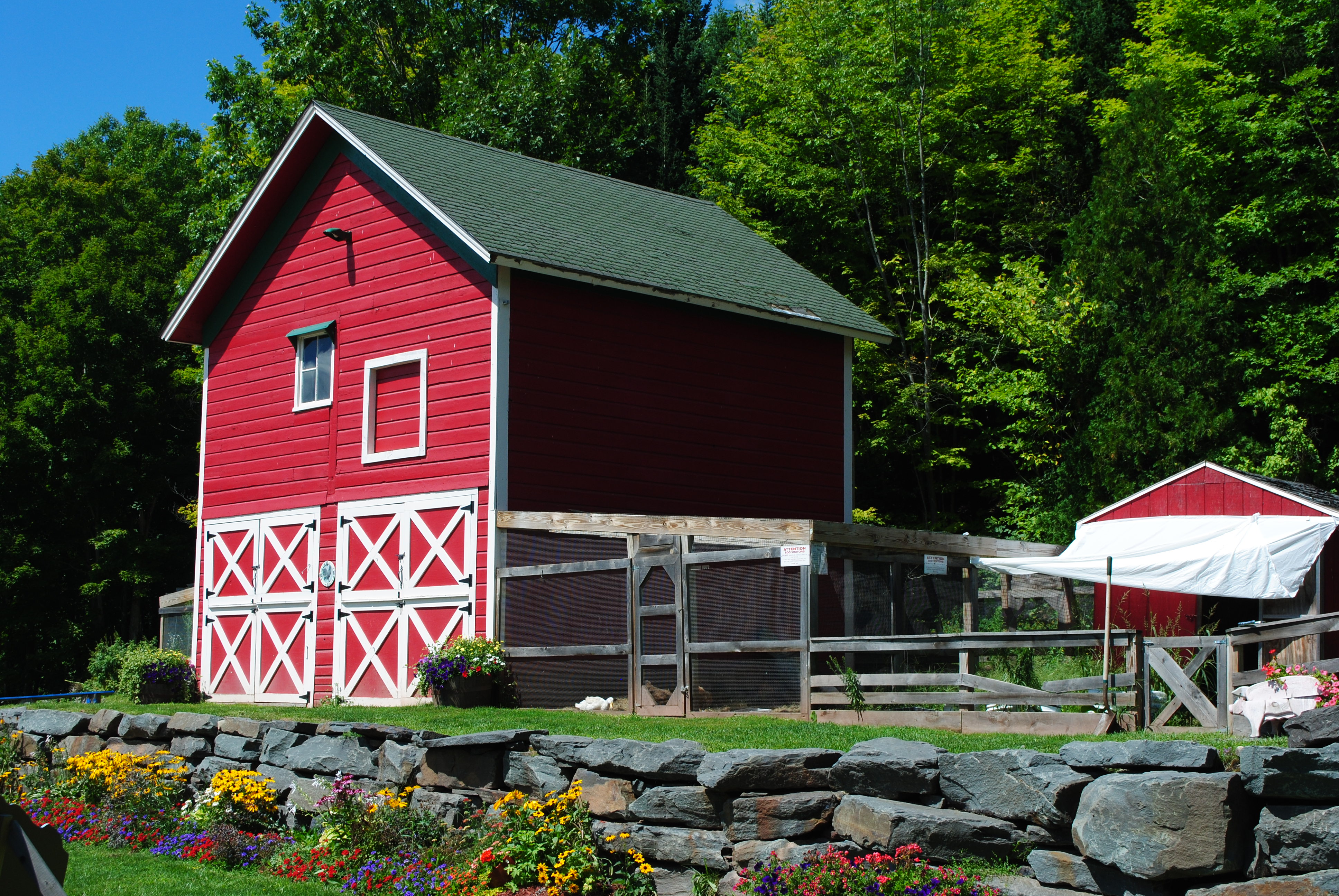 https://assets.simpleviewinc.com/simpleview/image/upload/crm/newyorkstate/Catskill-Mtn-country-store-barn-Windham_FBE0E514-A25B-4AA9-B16B690F00E37823_6e2383be-5082-4d74-87c96b33772a5107.jpg