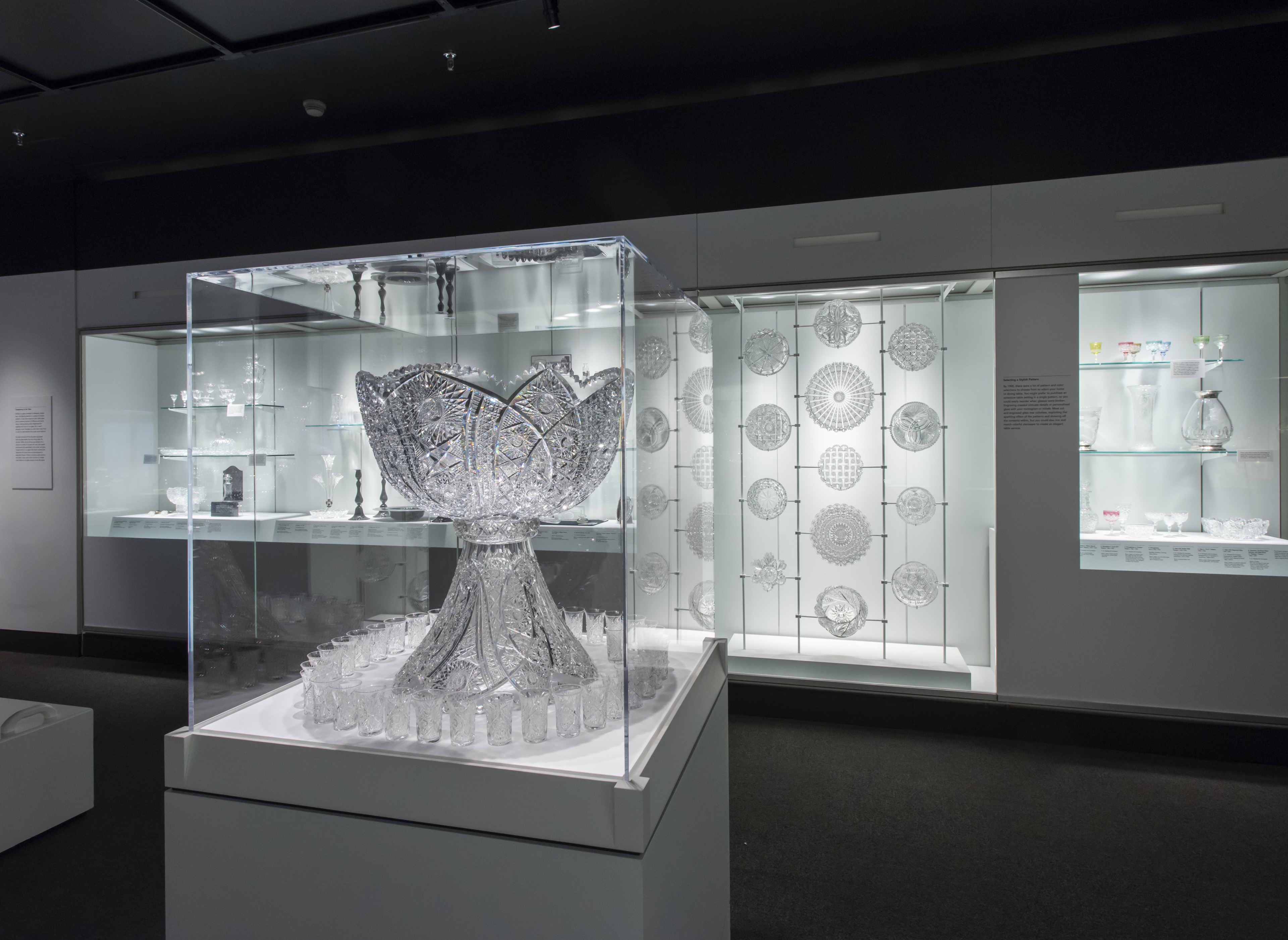 御値引◉ Treasures The Corning Museum of G Corning Museum of Glass was worth the 99 mile trek - Campus Times