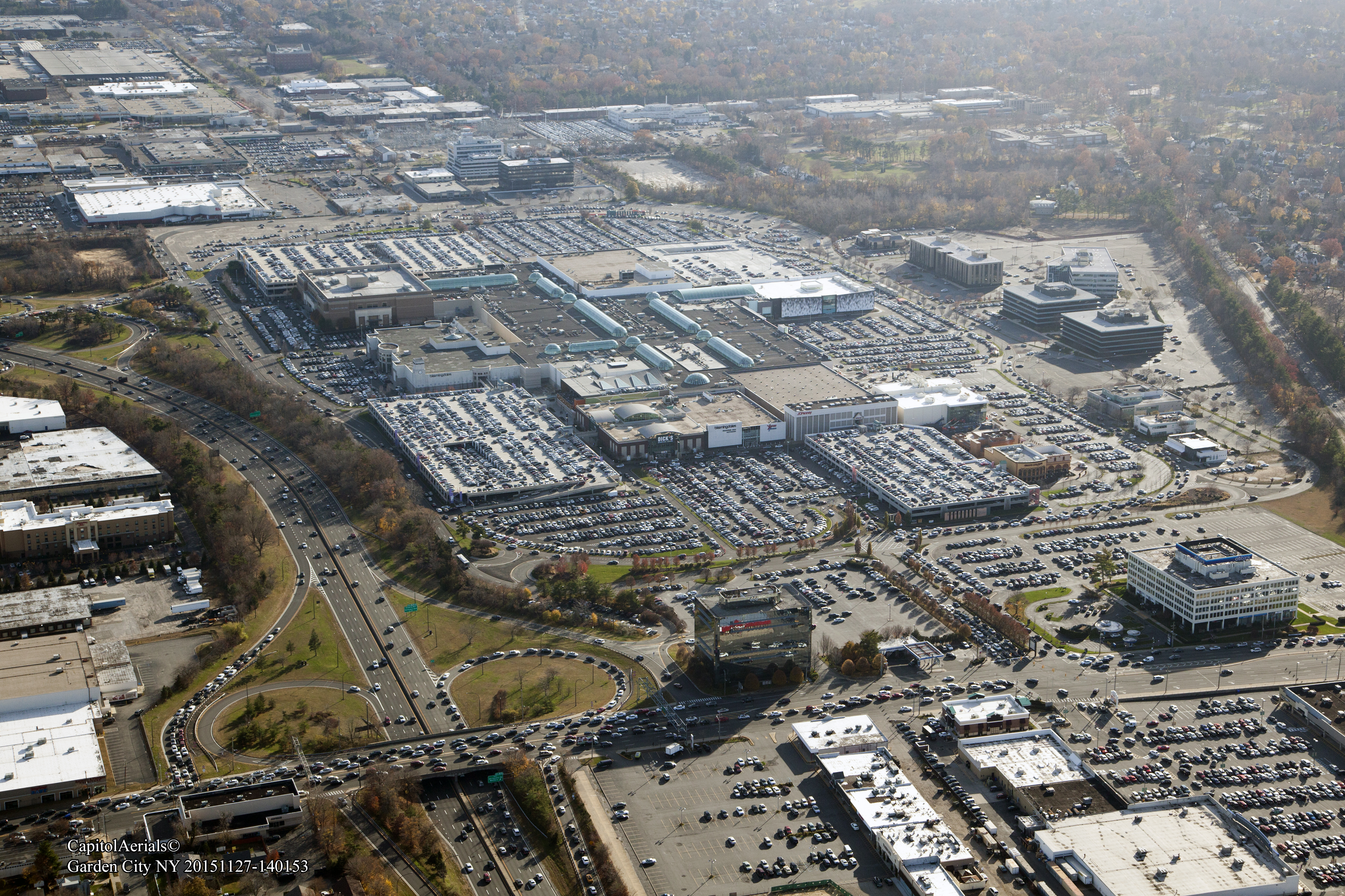 Roosevelt Field - Shopping Mall in Garden City