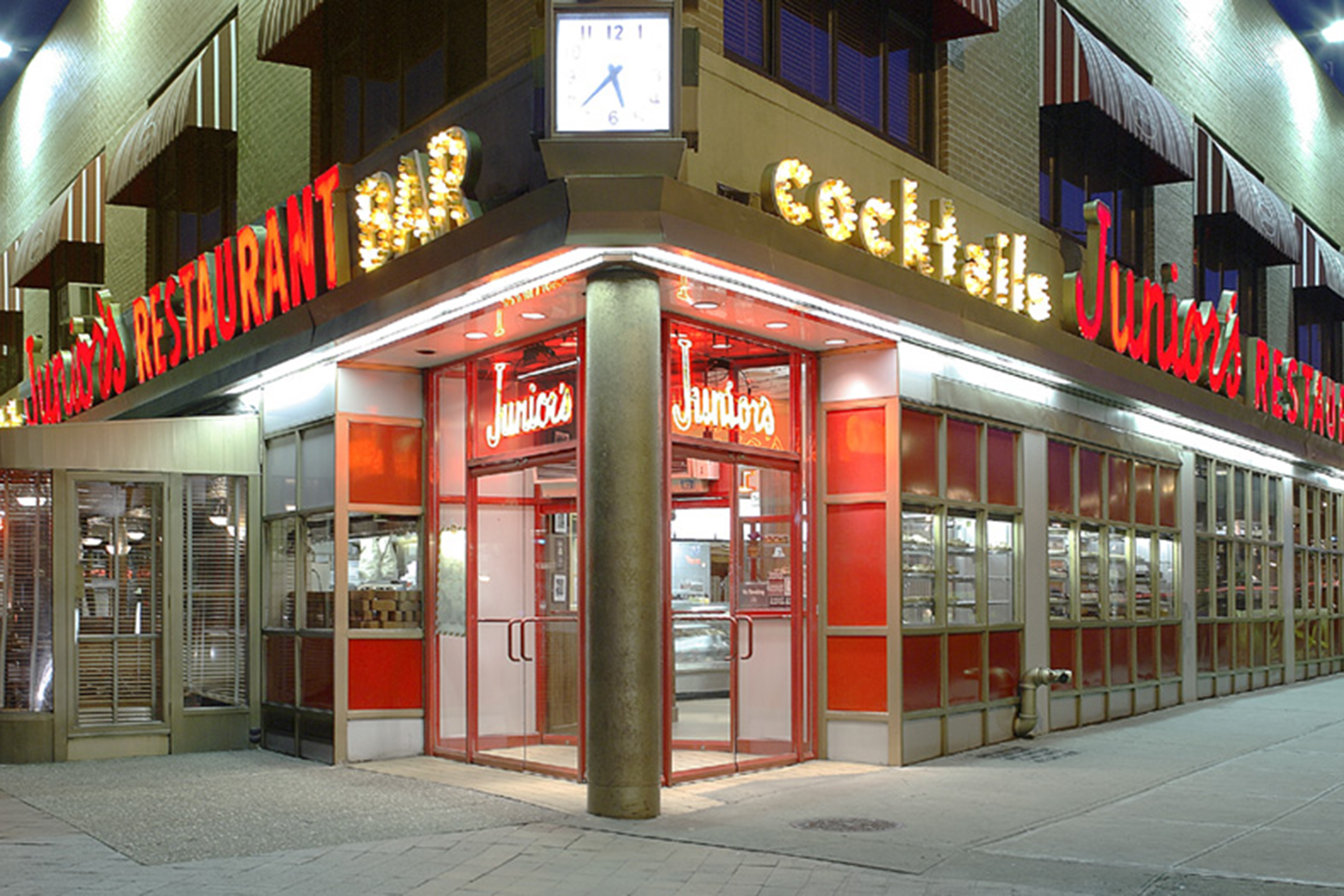 BROOKLYN – juniors-cheesecake