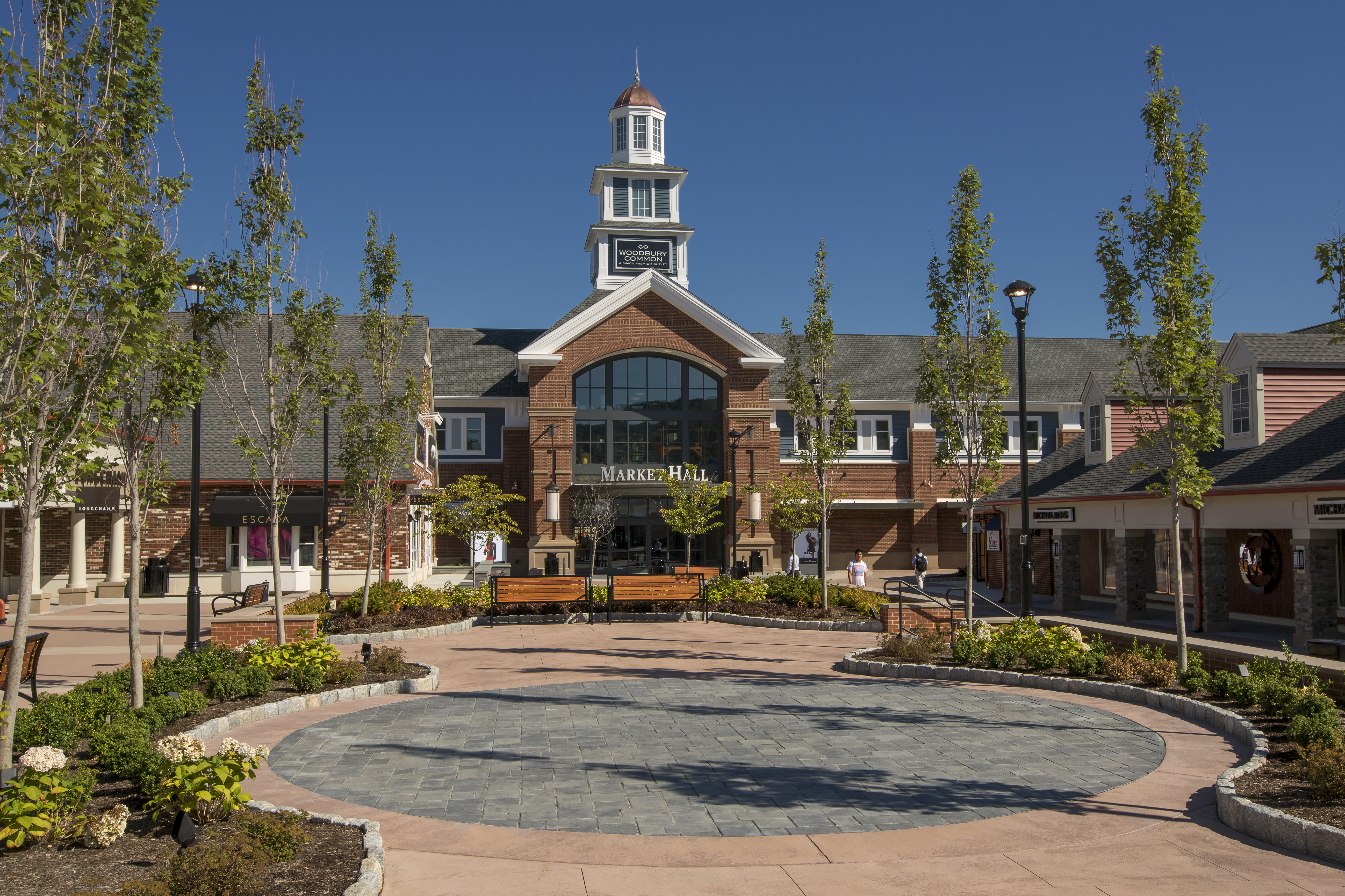 Woodbury Common Premium Outlets, another outlet option in New York