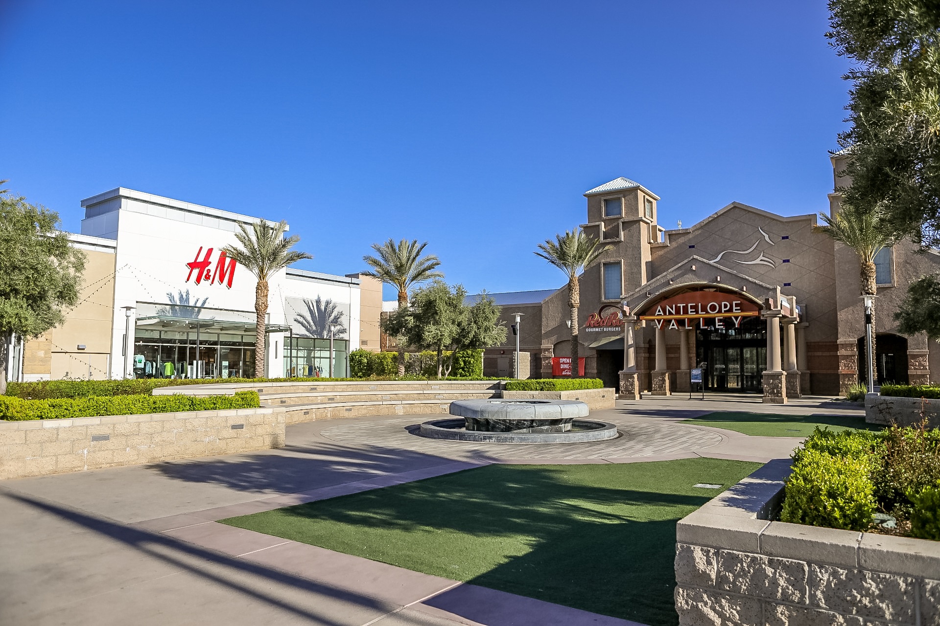 Bridgepointe Shopping Center