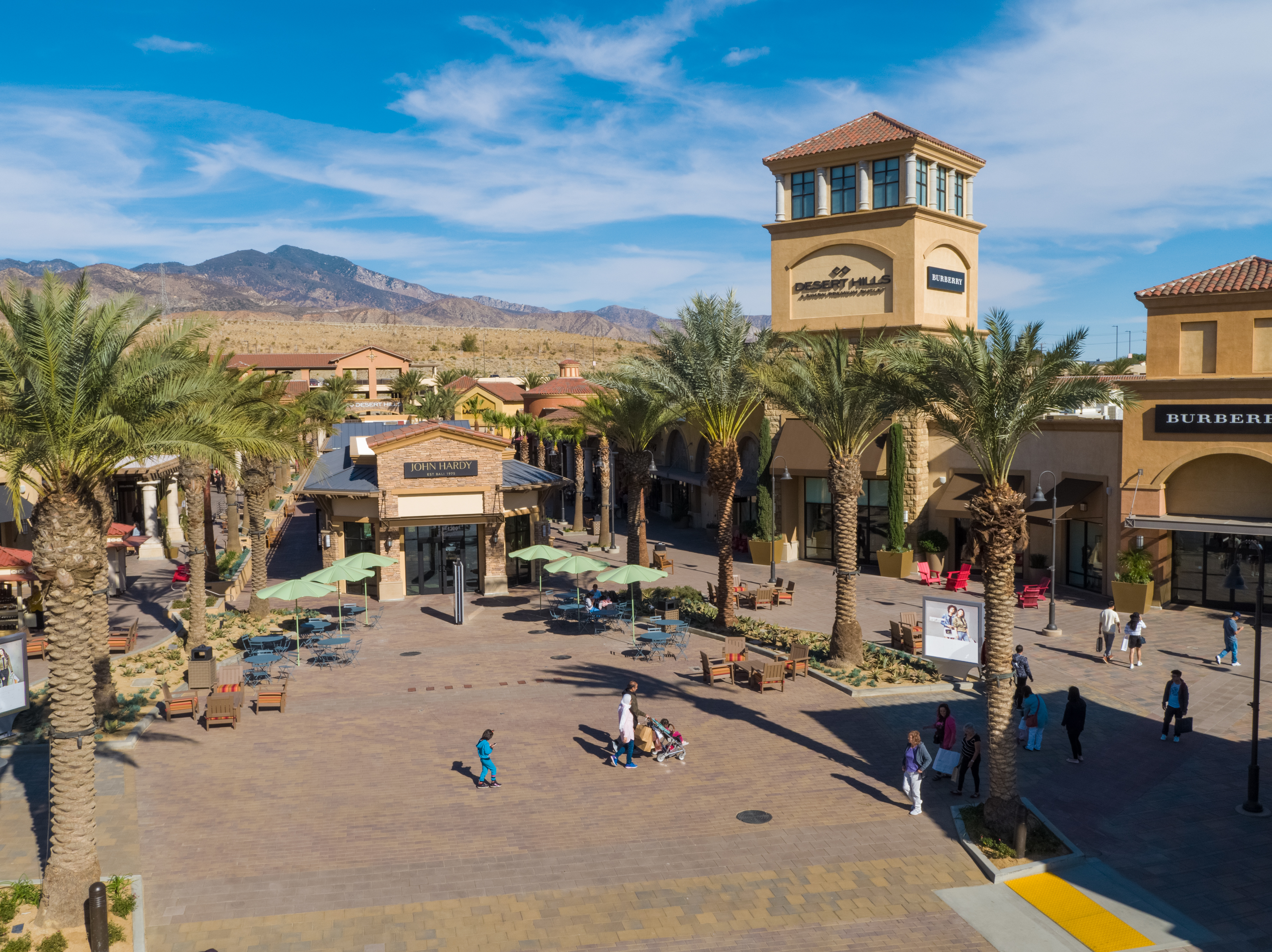Desert Hills Premium Outlets in Cabazon