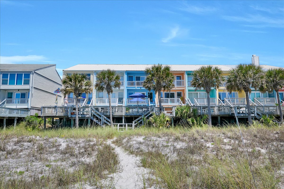 The Shores Townhomes in Panama City Beach: A Coastal Paradise