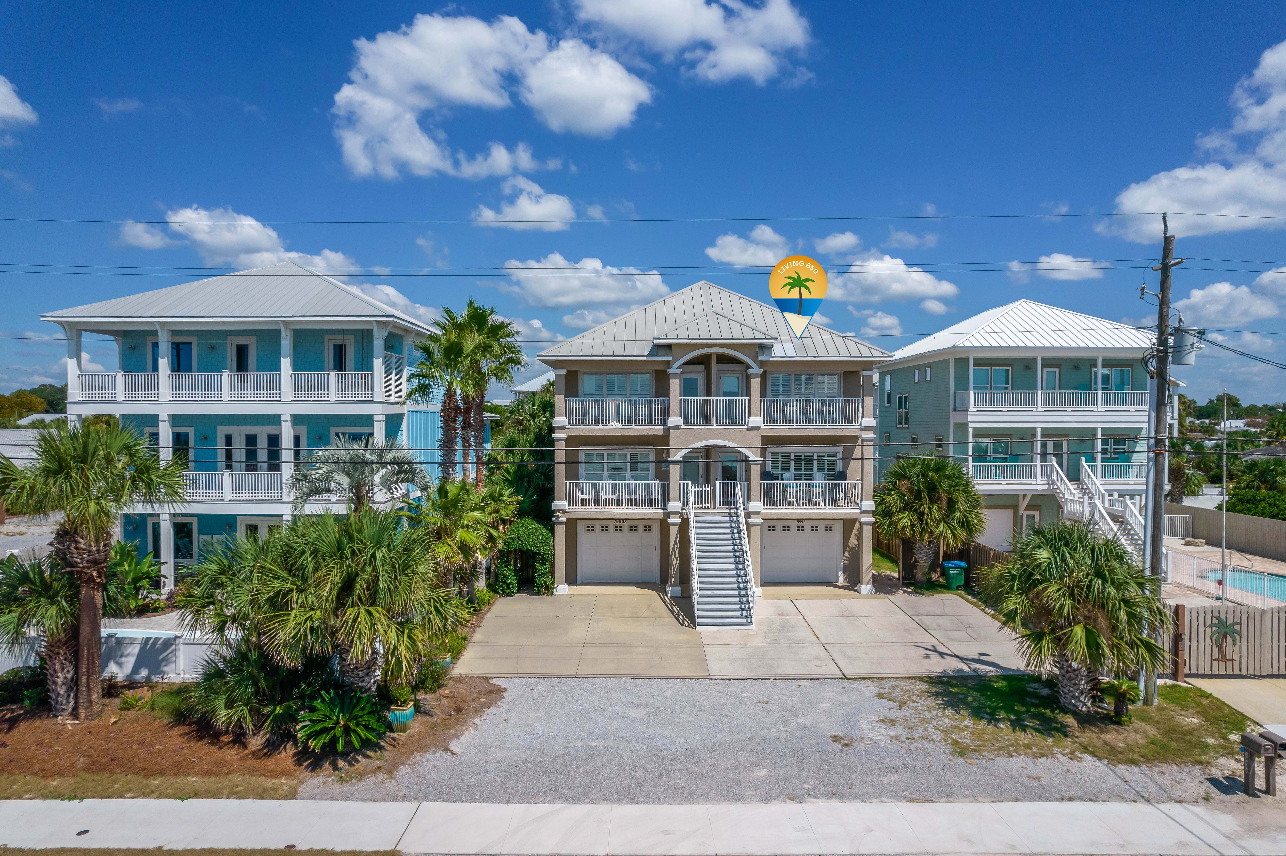 Neighborhood ×Browns Beach Barefoot Bumblebee - Surf City house rental | RentABeach.com