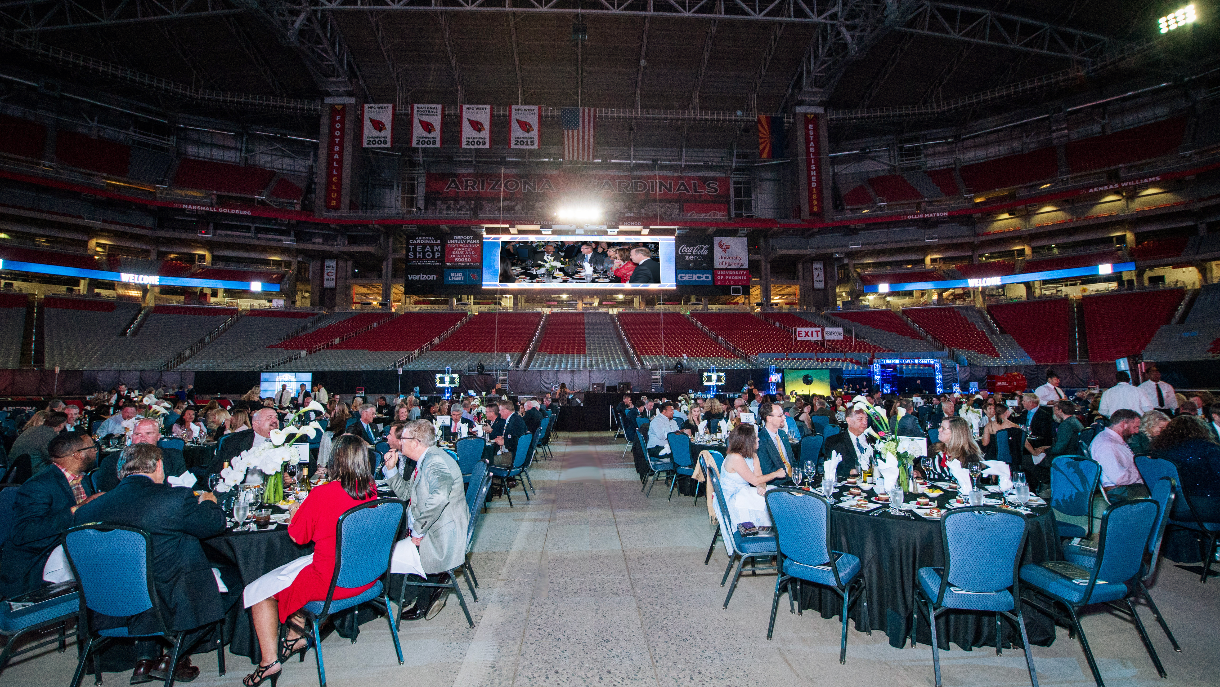 State Farm Stadium in Glendale Sports and Entertainment District - Tours  and Activities