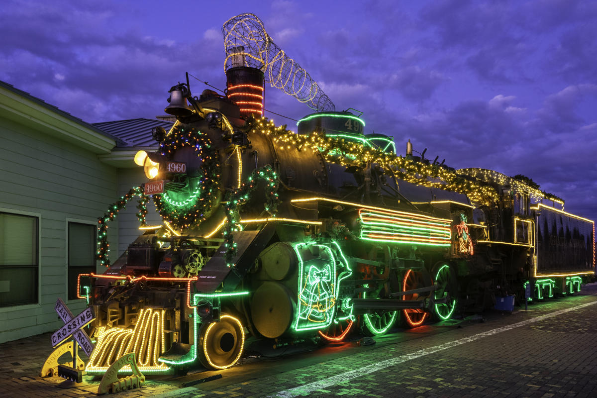 The Polar Express Train Ride - 25th Anniversary Special - Williams