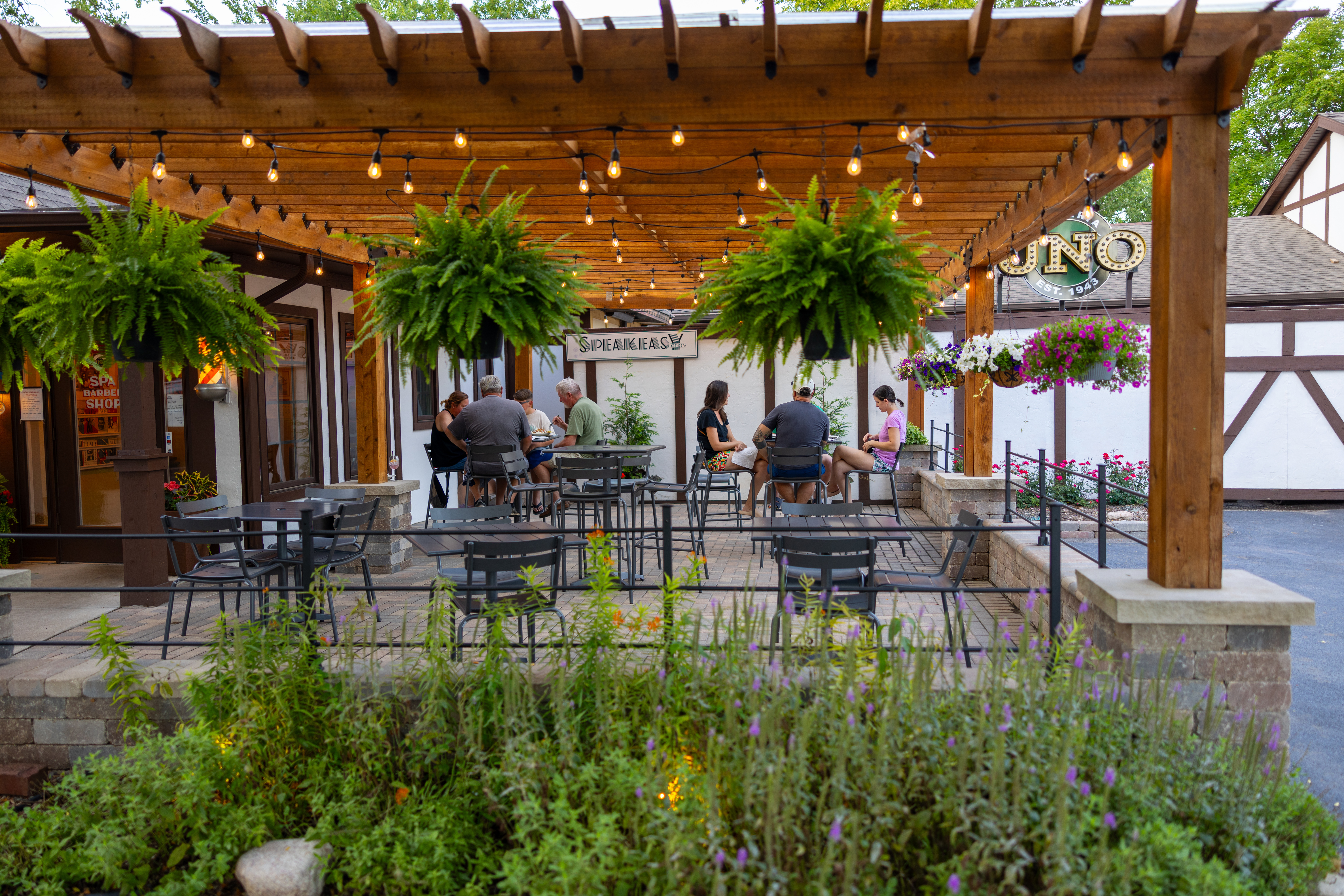 Speakeasy at the Spa- Pizzeria Uno