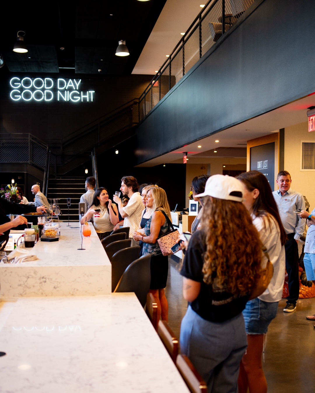 Singles Mingle at Good Day Good Night