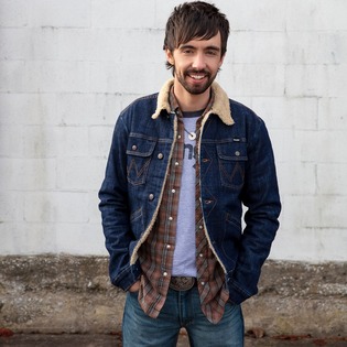 The Liberty Showcase Theater presents: Mo Pitney