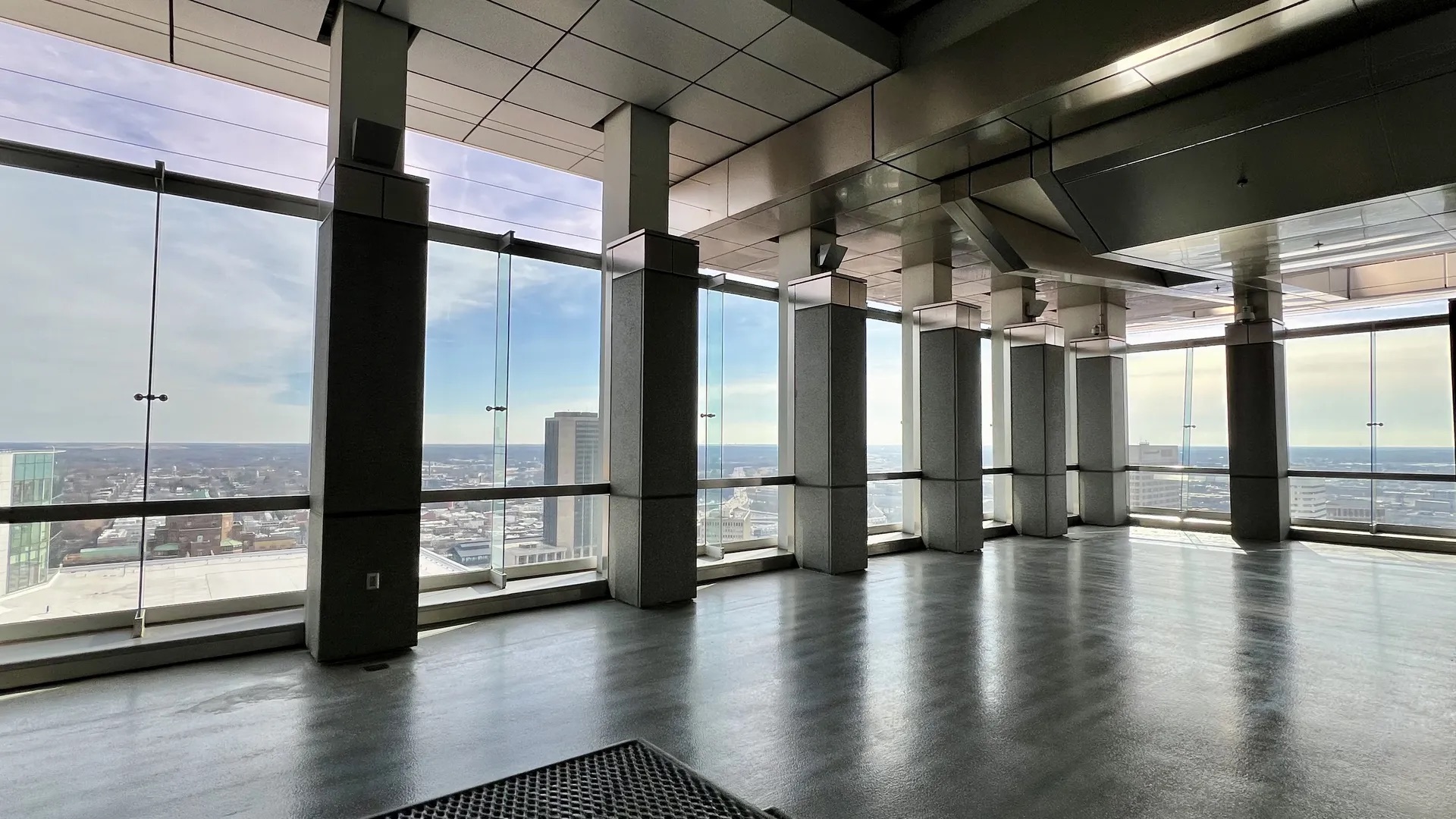 ¥ellow Bucks & Playsson / City View City Hall Observation Deck