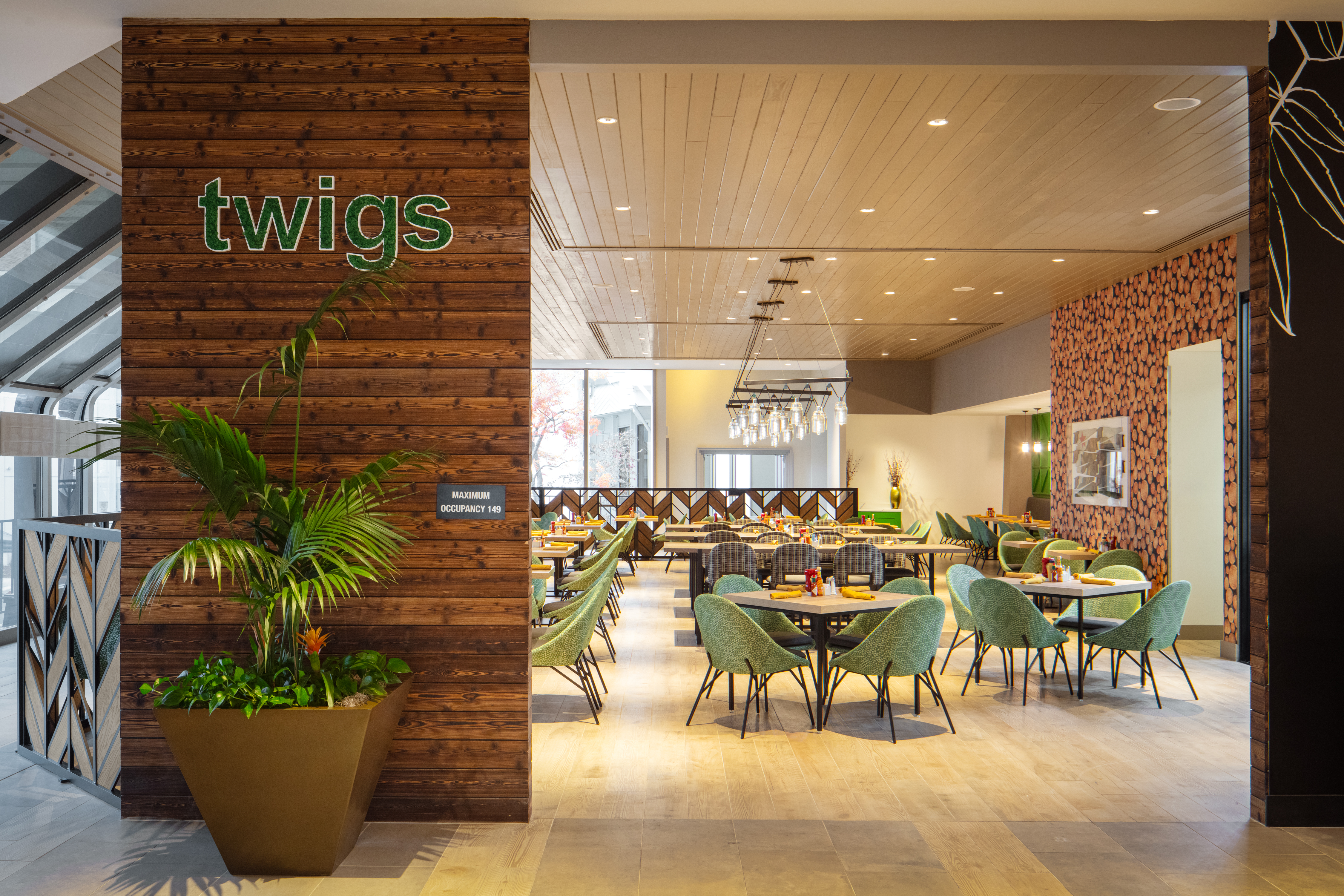 Twigs Cafe & Lounge at the DoubleTree | Sacramento, CA 95815