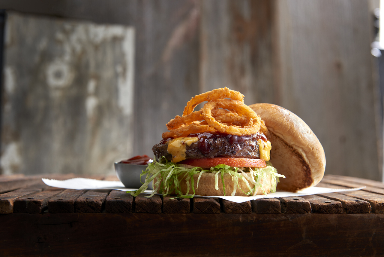 Hambúrguer com churrasco