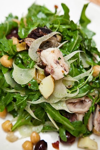 Salada de polvo grelhado