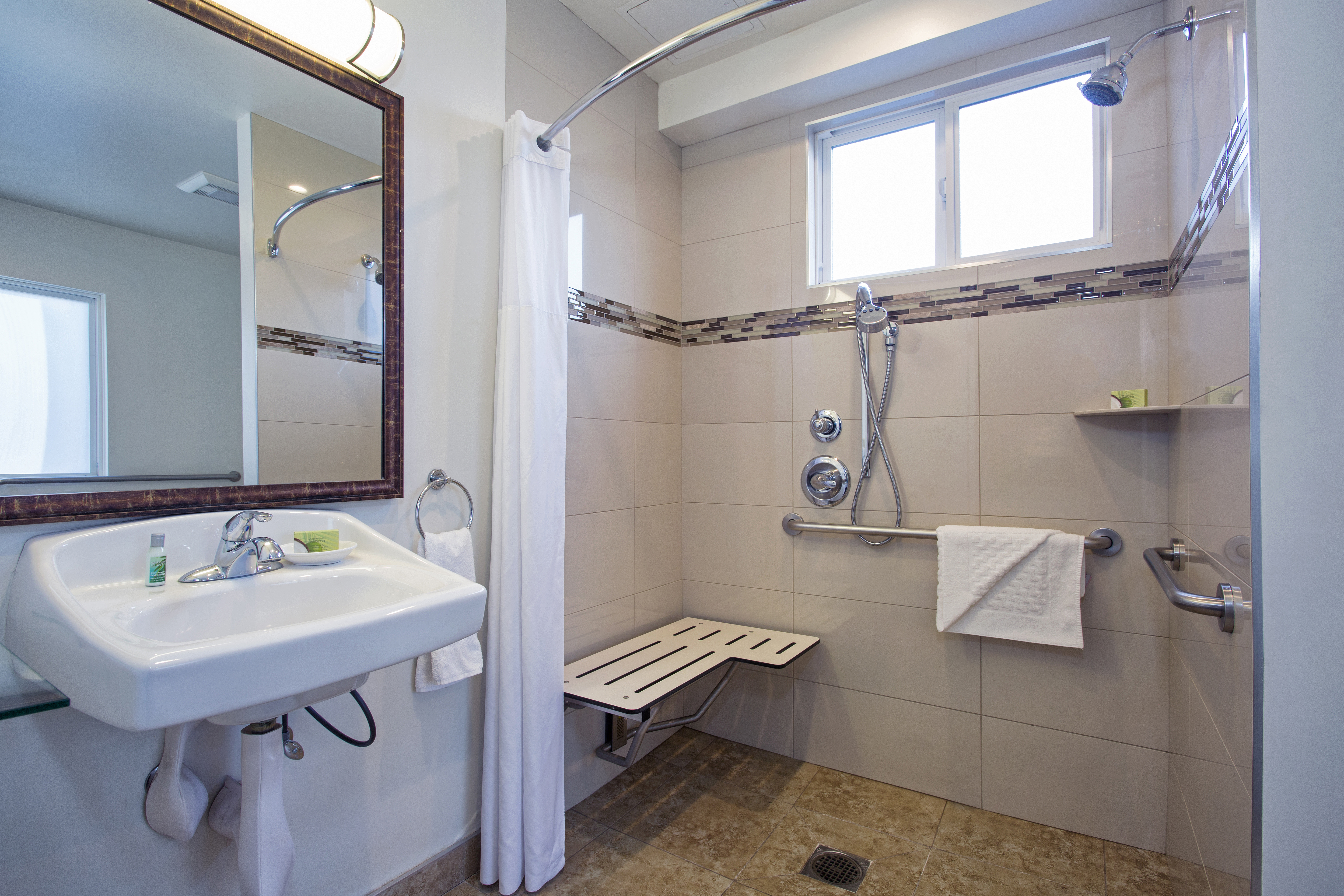 Accessible Guest Room Bath w/Roll-in Shower