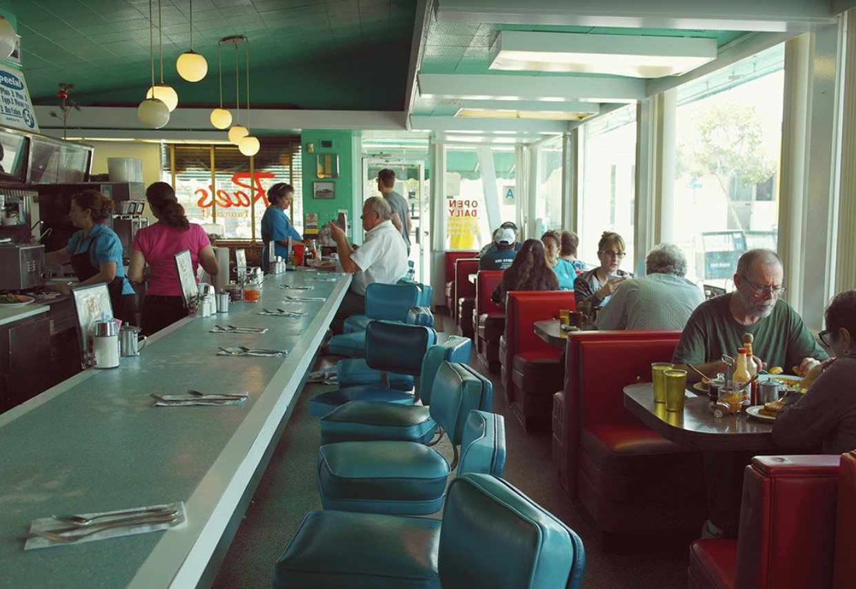 Rae's Restaurant Interior