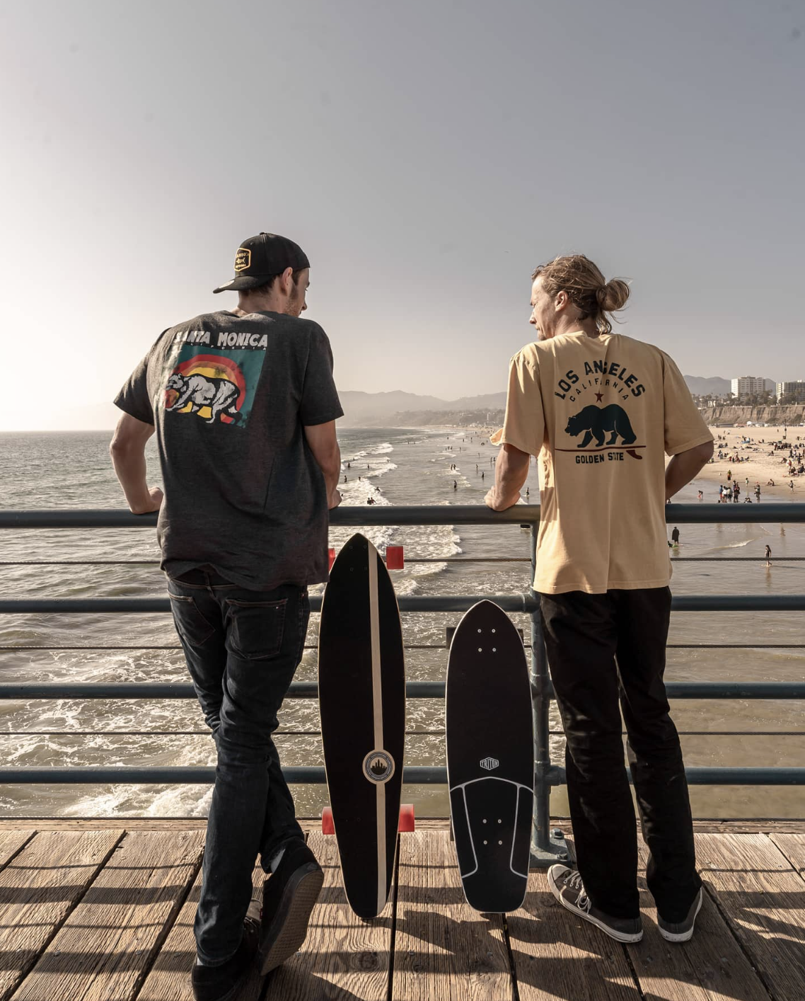 在圣莫尼卡码头滑冰