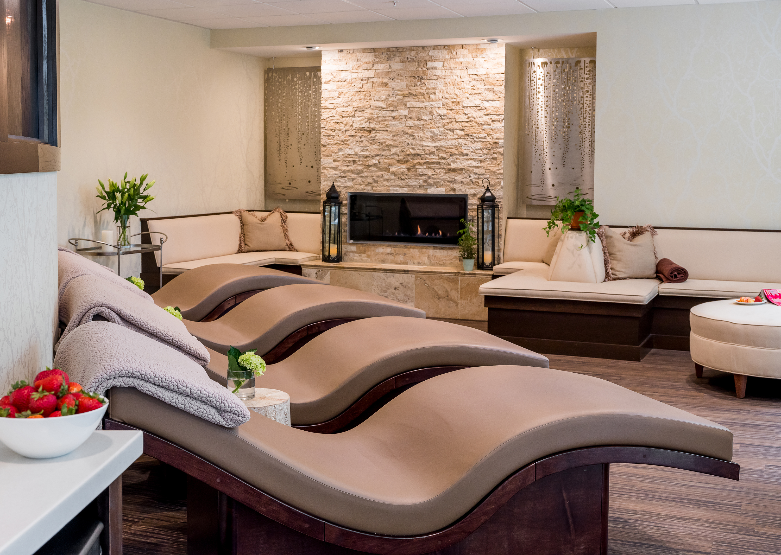 Holidays - Complexions Spa for Beauty & Wellness