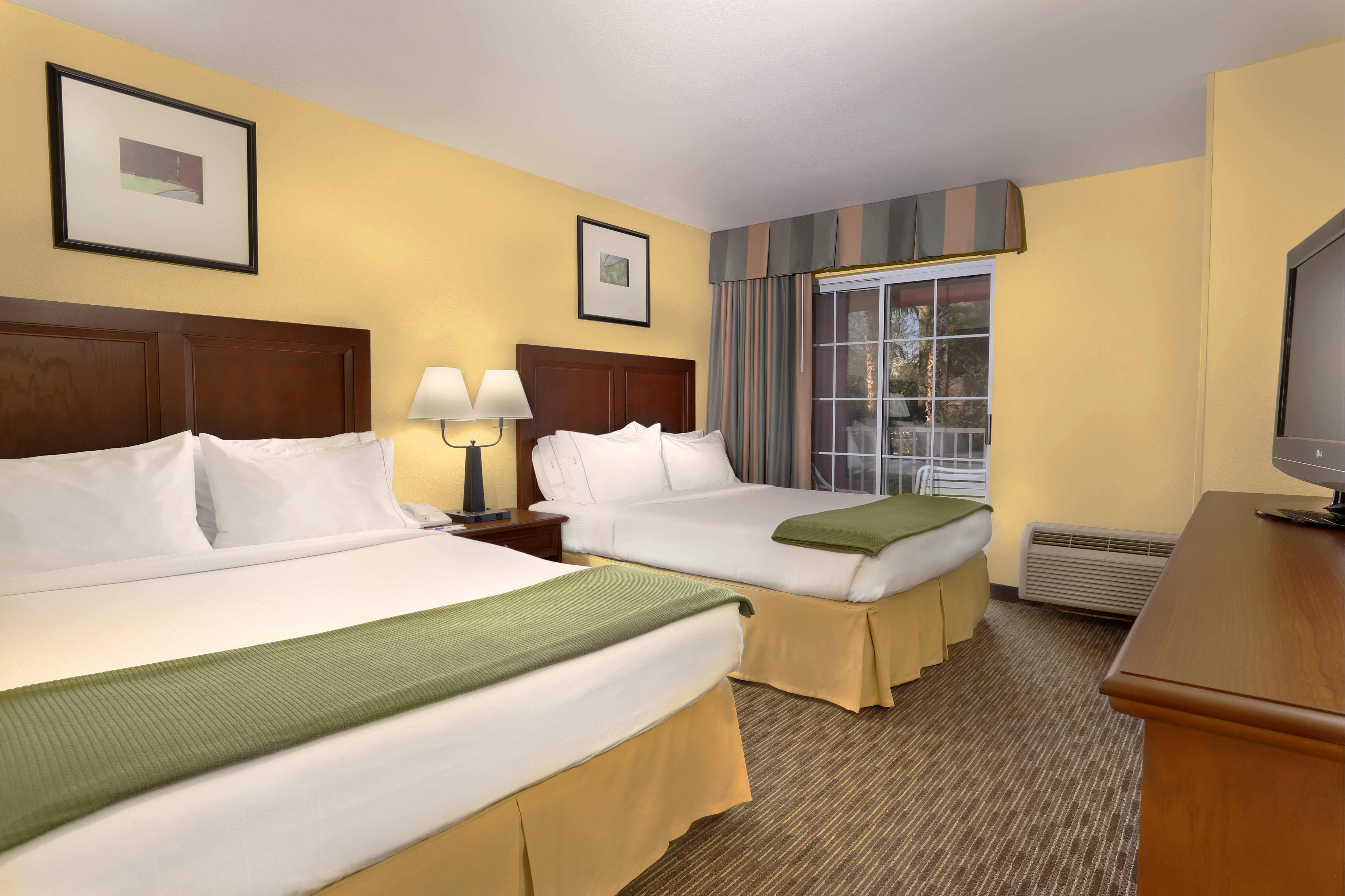 Holiday Inn Express Suites Scottsdale Old Town