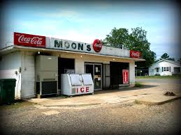 Moon’s Grocery and Steaks