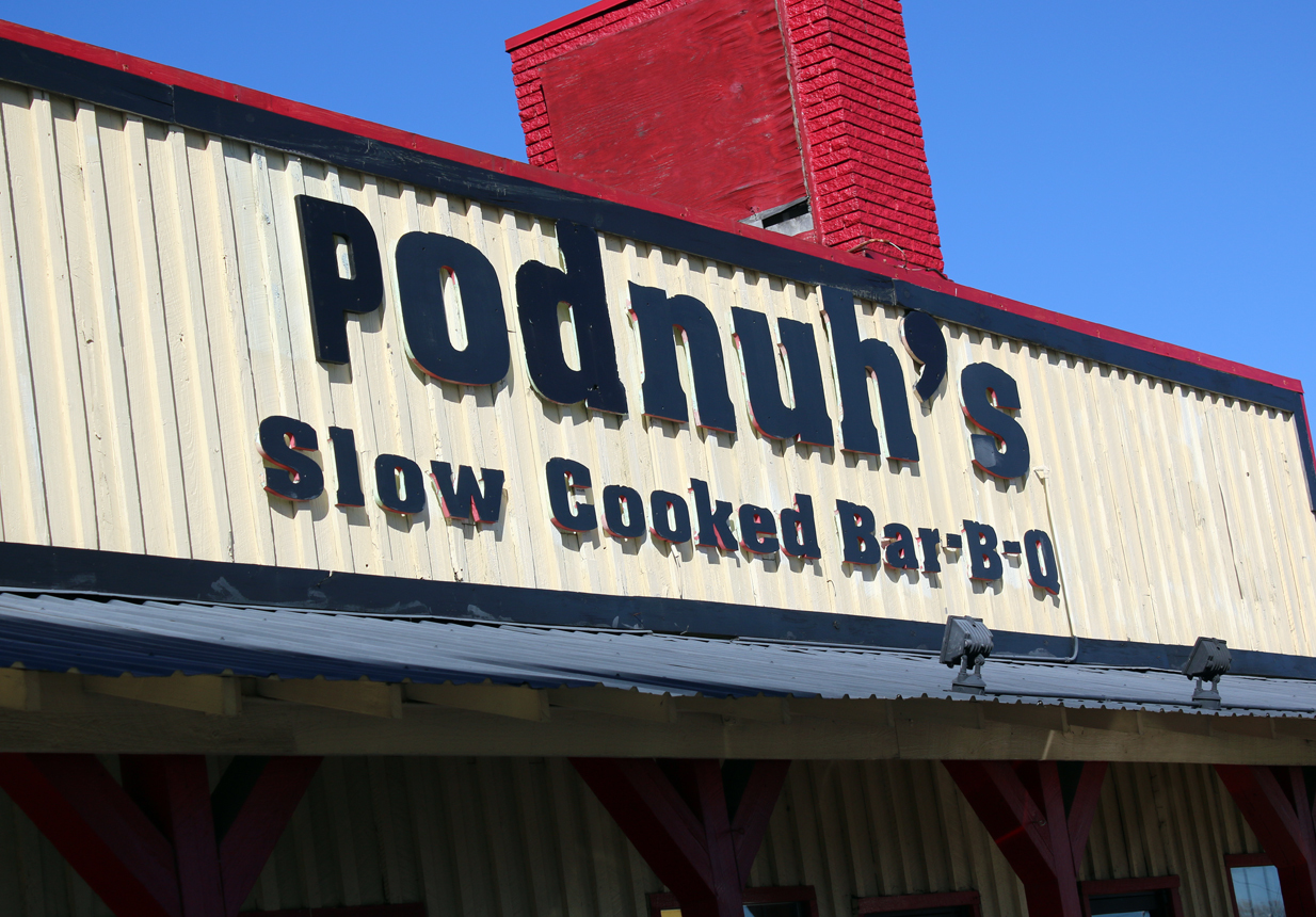 Podnuh's Bar-B-Q on Benton Road