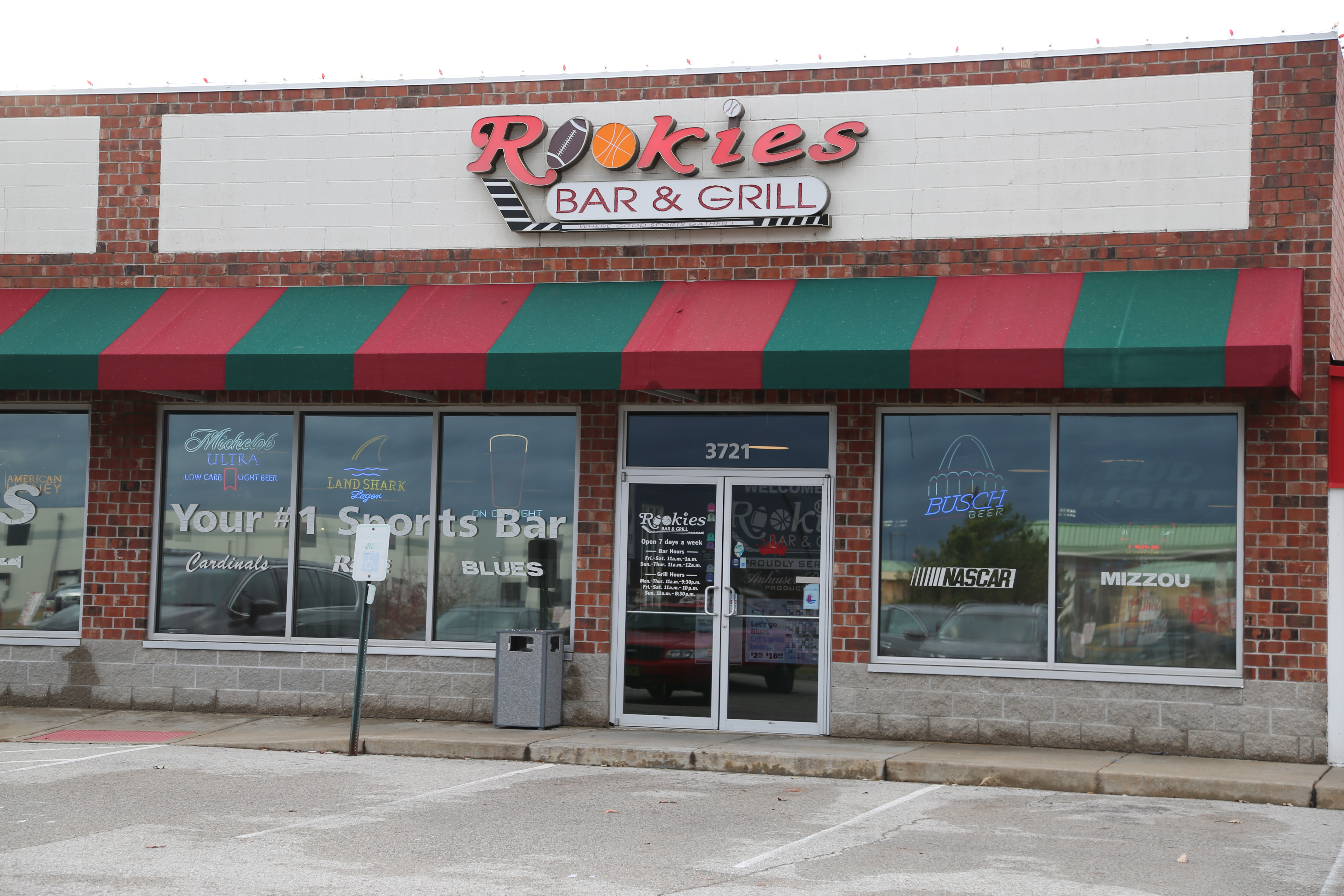 About, Rookie's Sports Bar and Grill