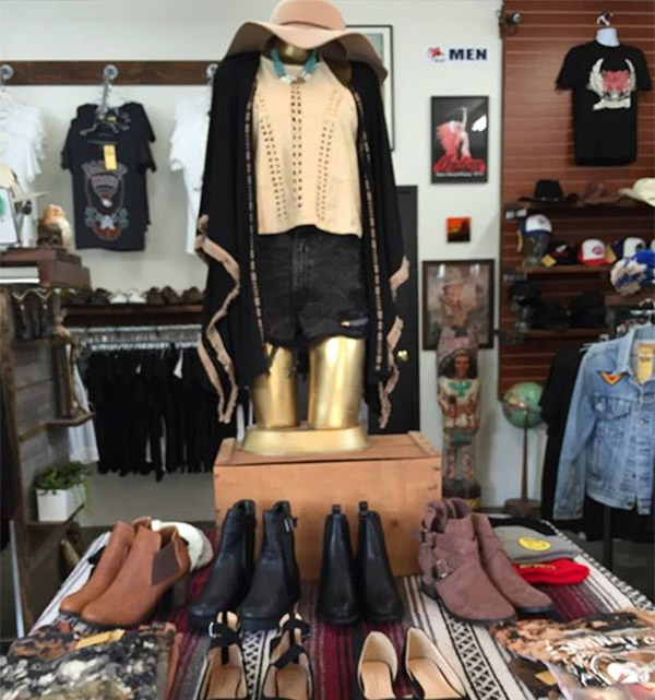 Complete Your Look with Vintage Accessories – BeThrifty Fashion Store