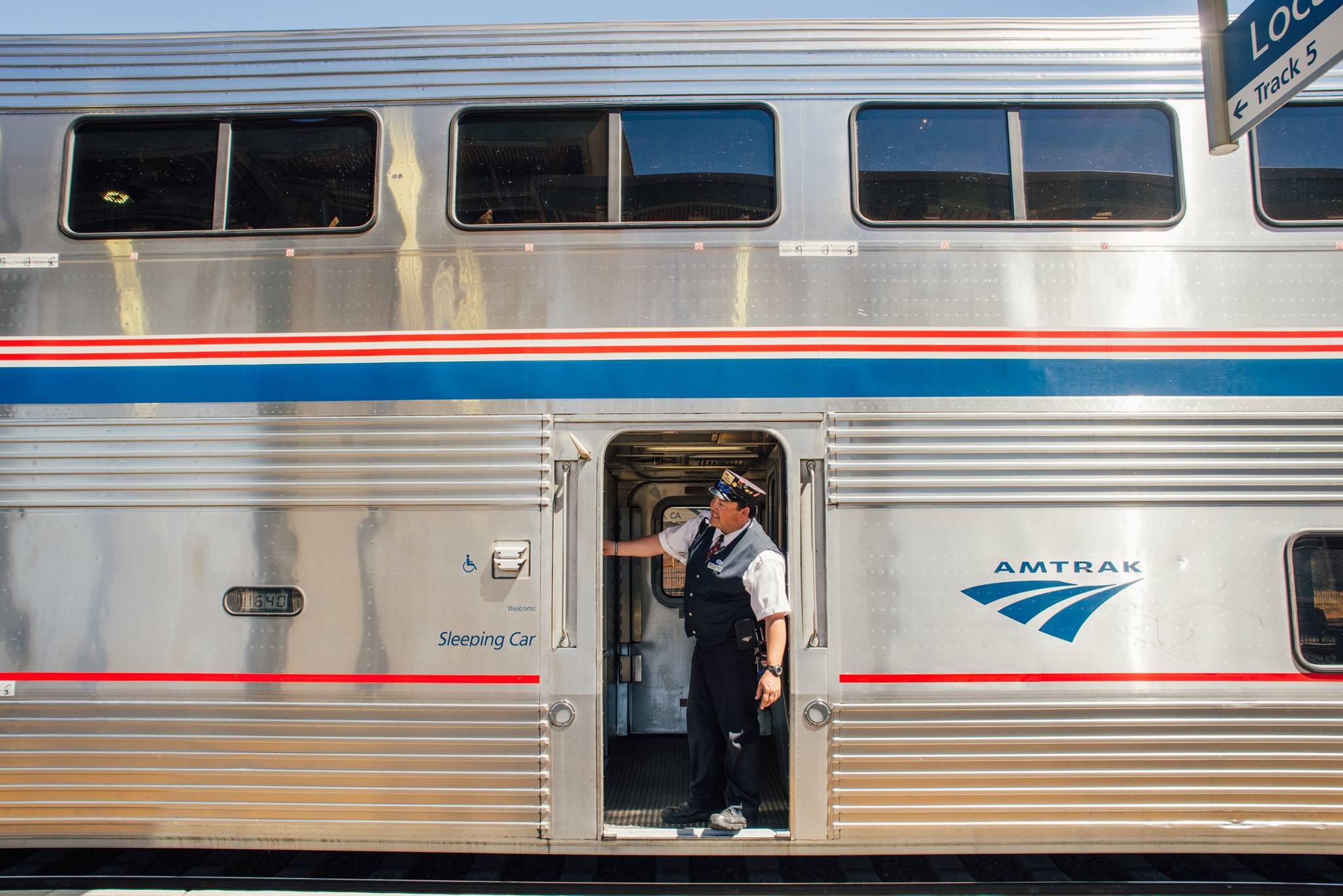 are dogs allowed on amtrak in california