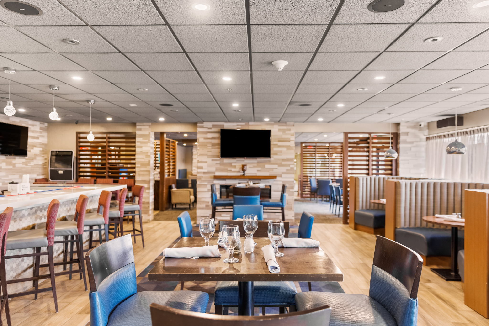 Maplewood Bar & Grill