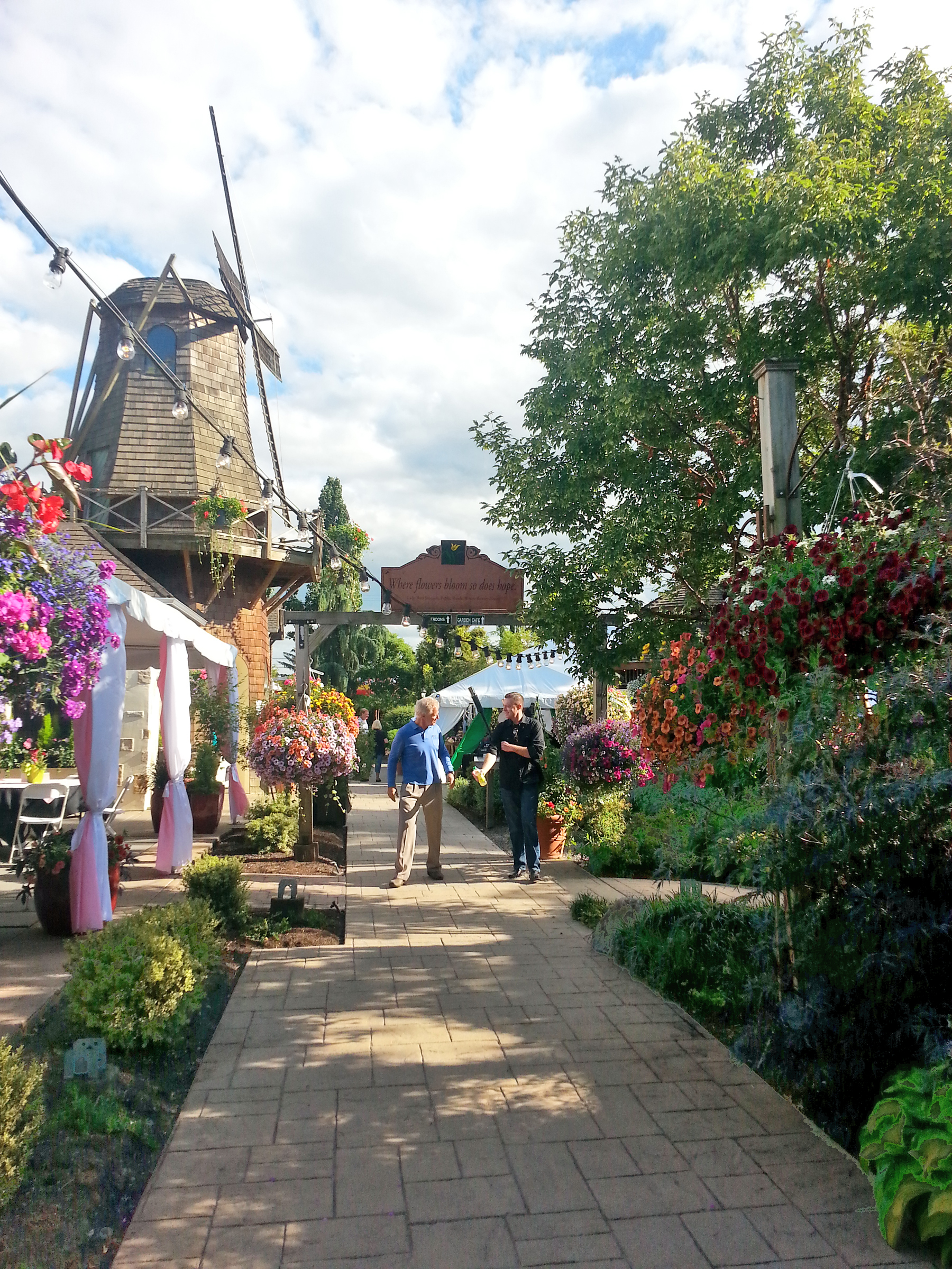 windmill gardens restaurant