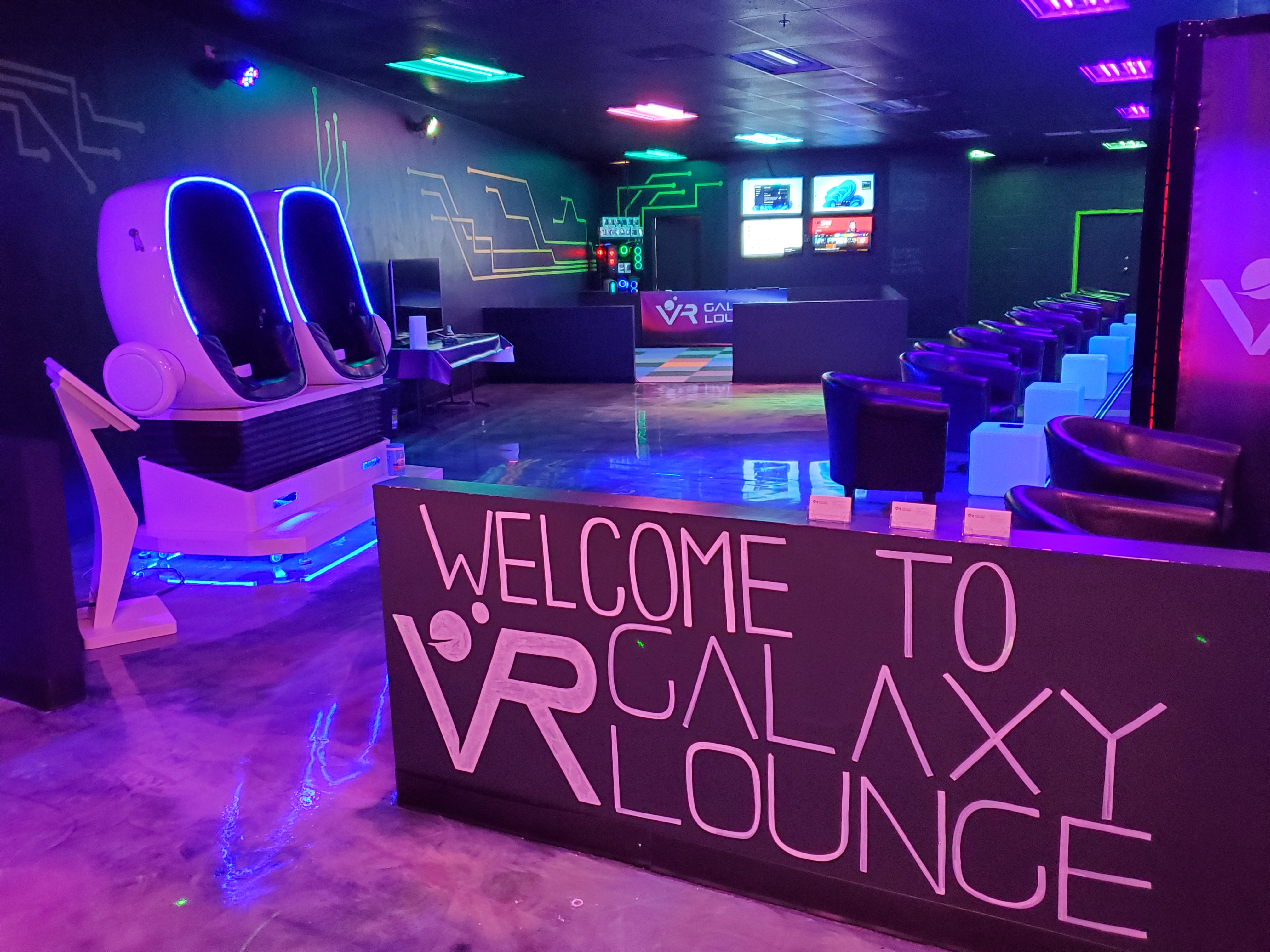 Game On! Virtual Sports Lounge and Family Entertainment