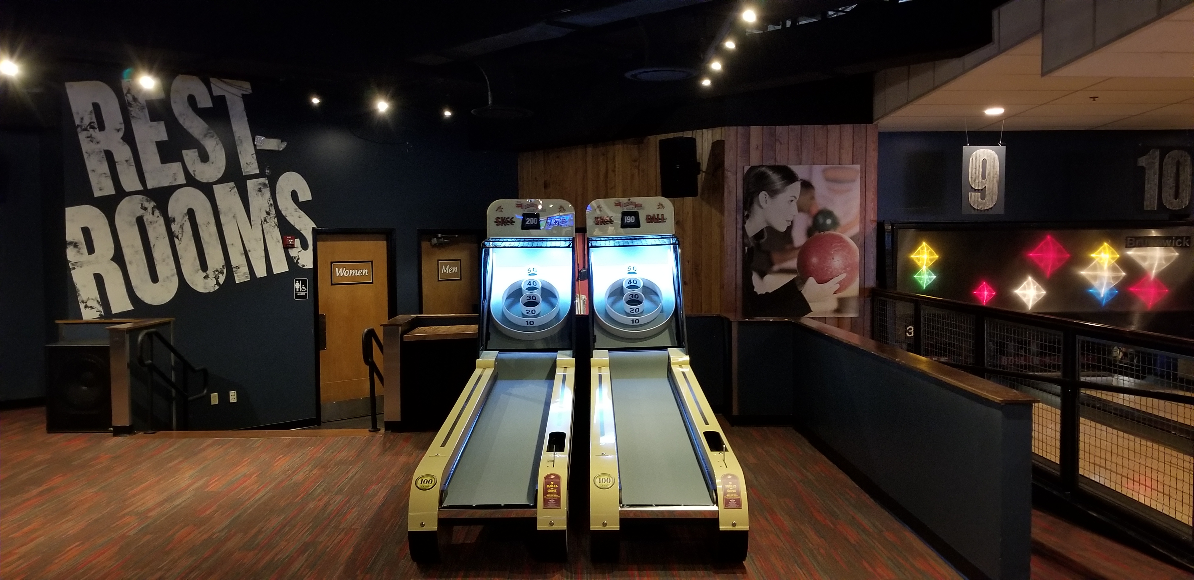 Splitsville Raises Standard for Bowling Alleys 