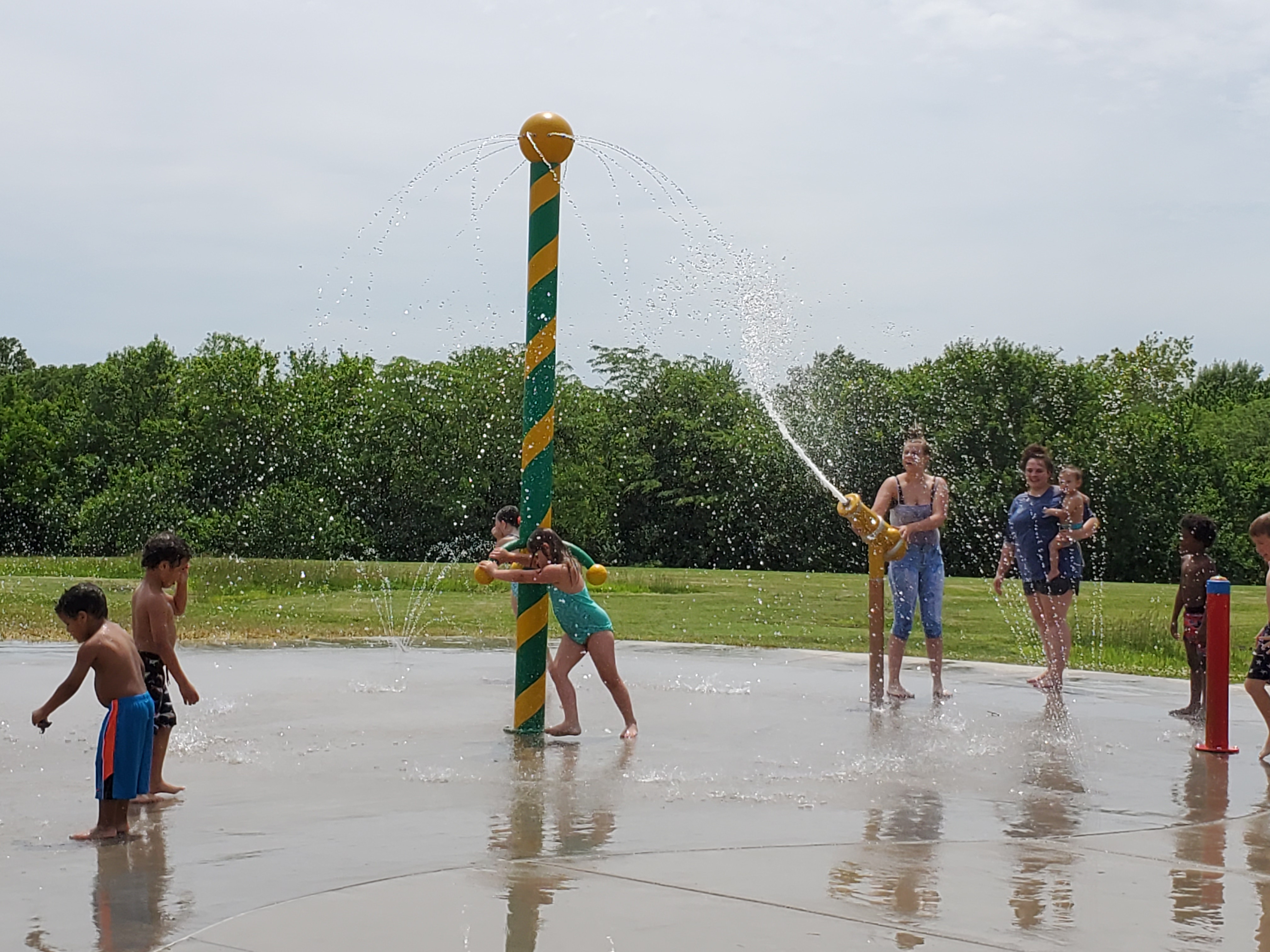 Spray & Splash Pads