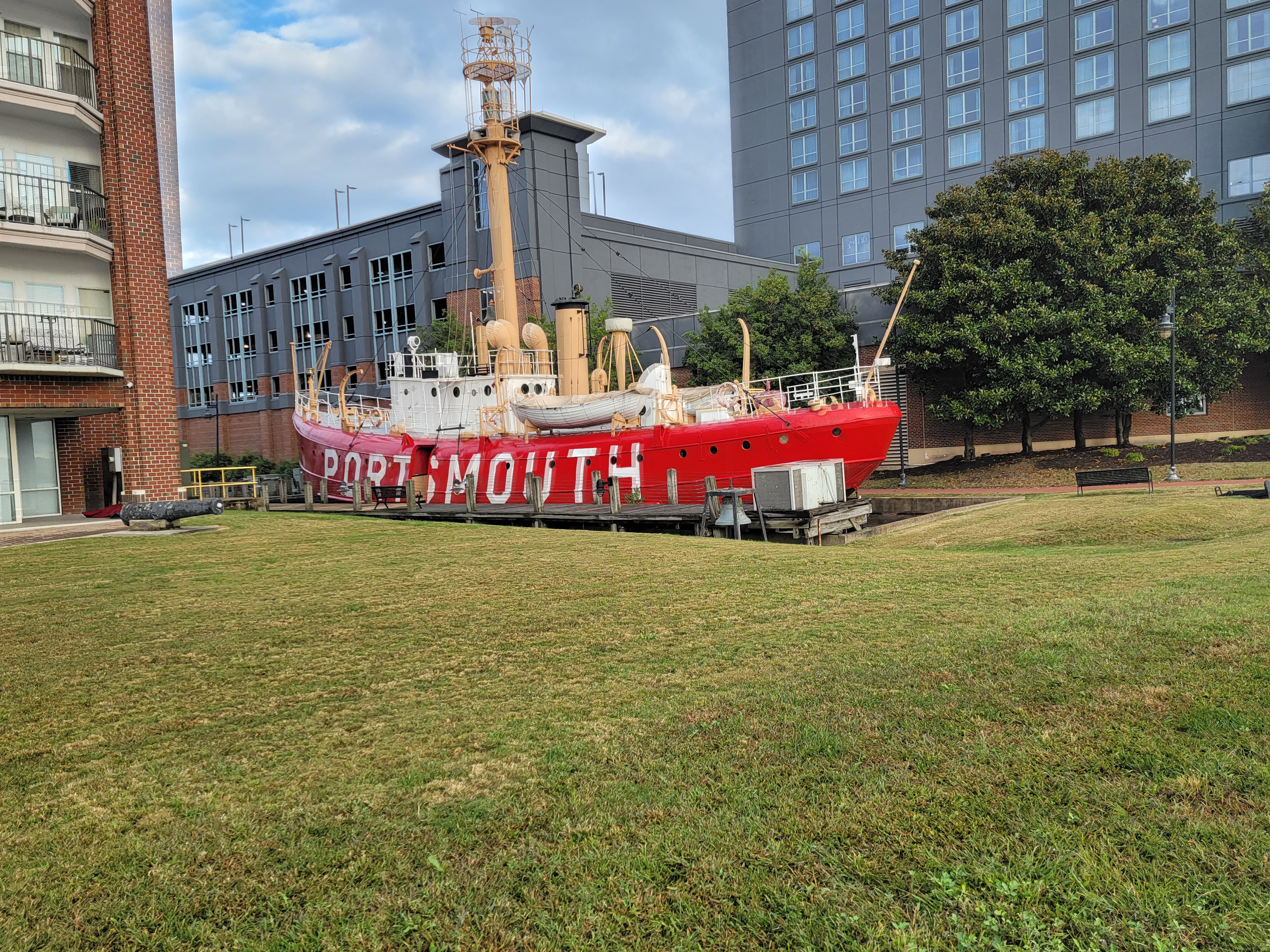 Lightship Portsmouth LV 101/WAL 524 Lighthouse, Virginia at