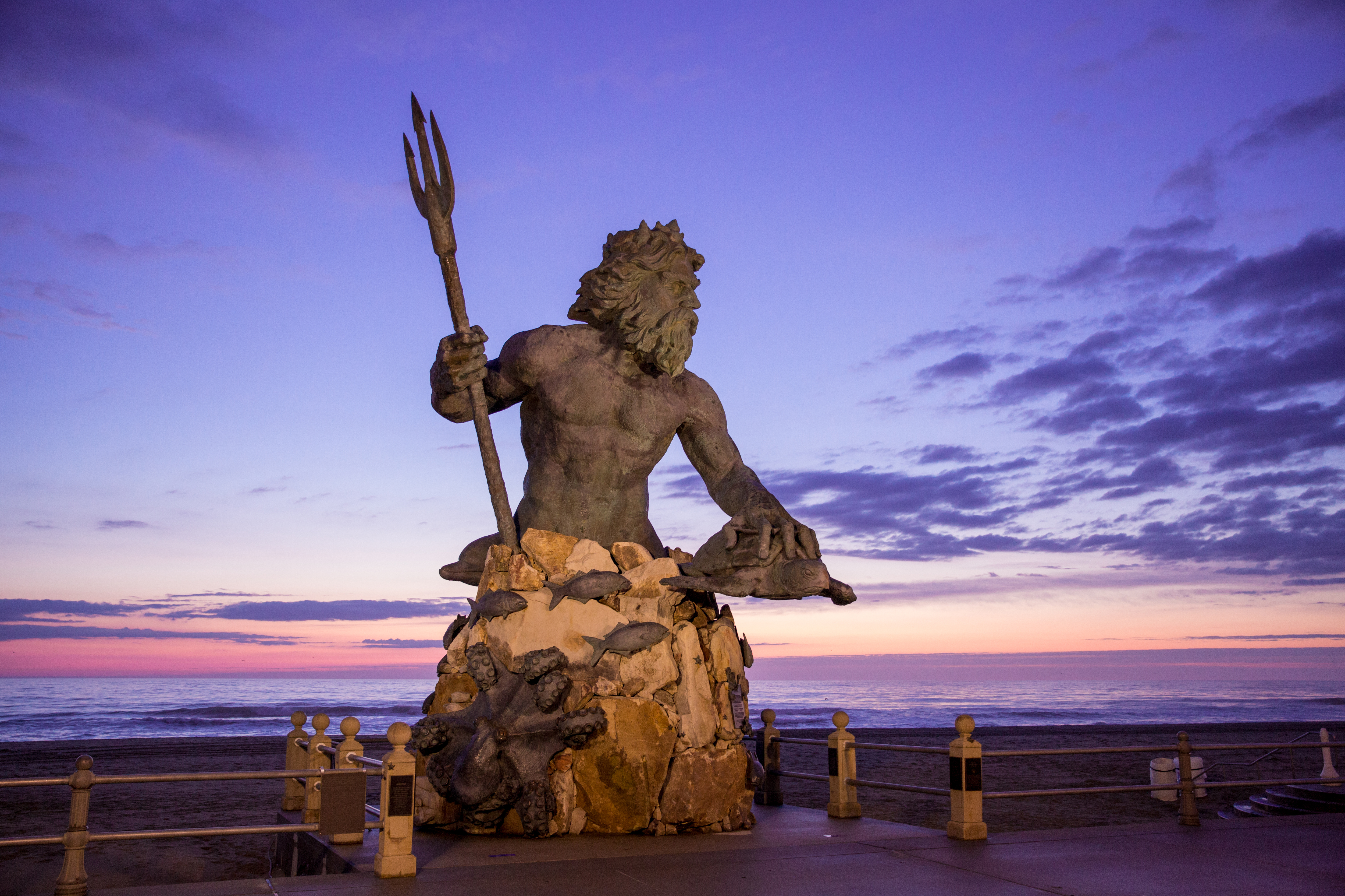 THE 10 CLOSEST Hotels to King Neptune Statue on the Boardwalk, Virginia  Beach