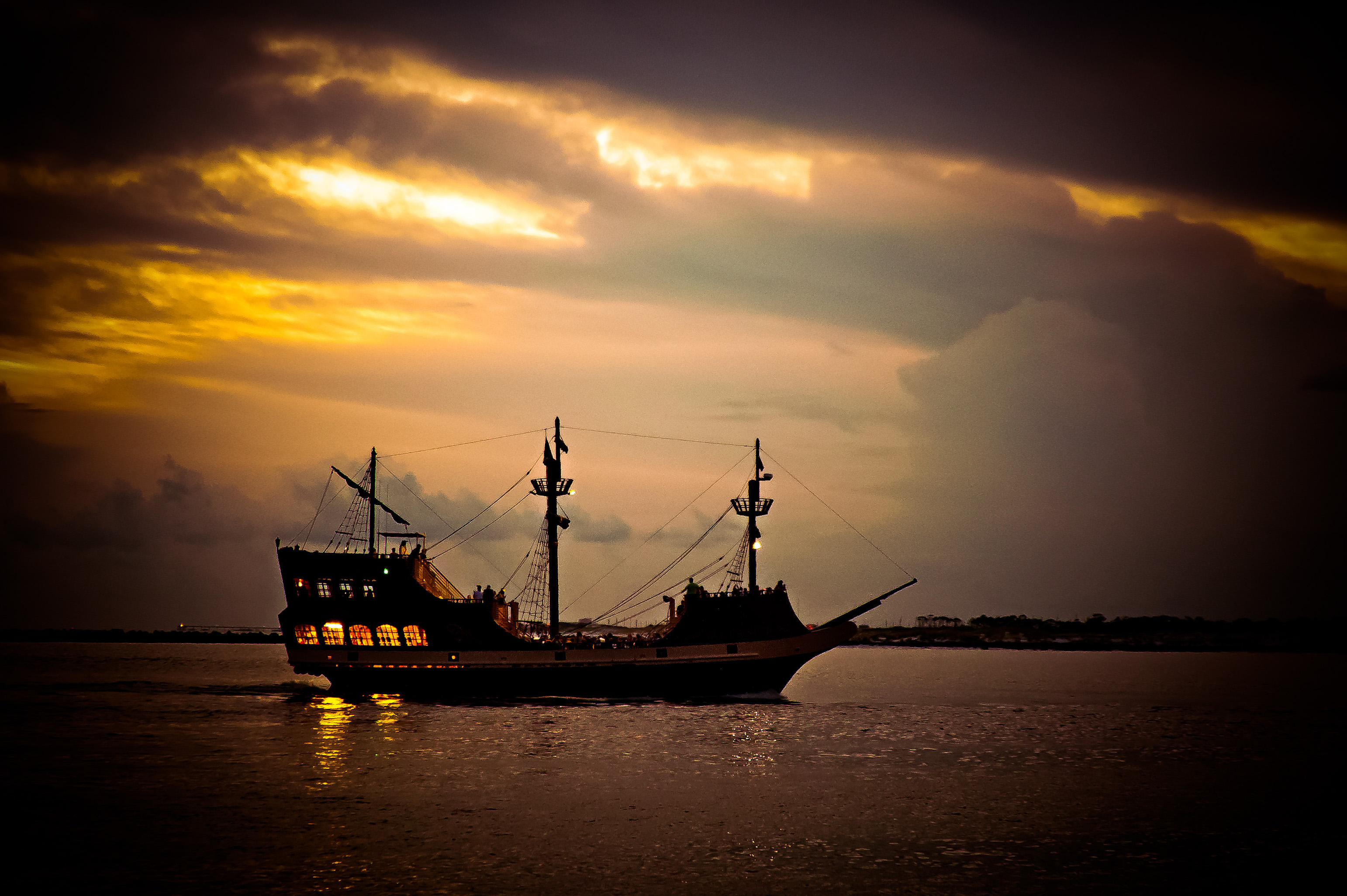 Buccaneer Pirate Cruise Destin FL, Holiday Inn Resort