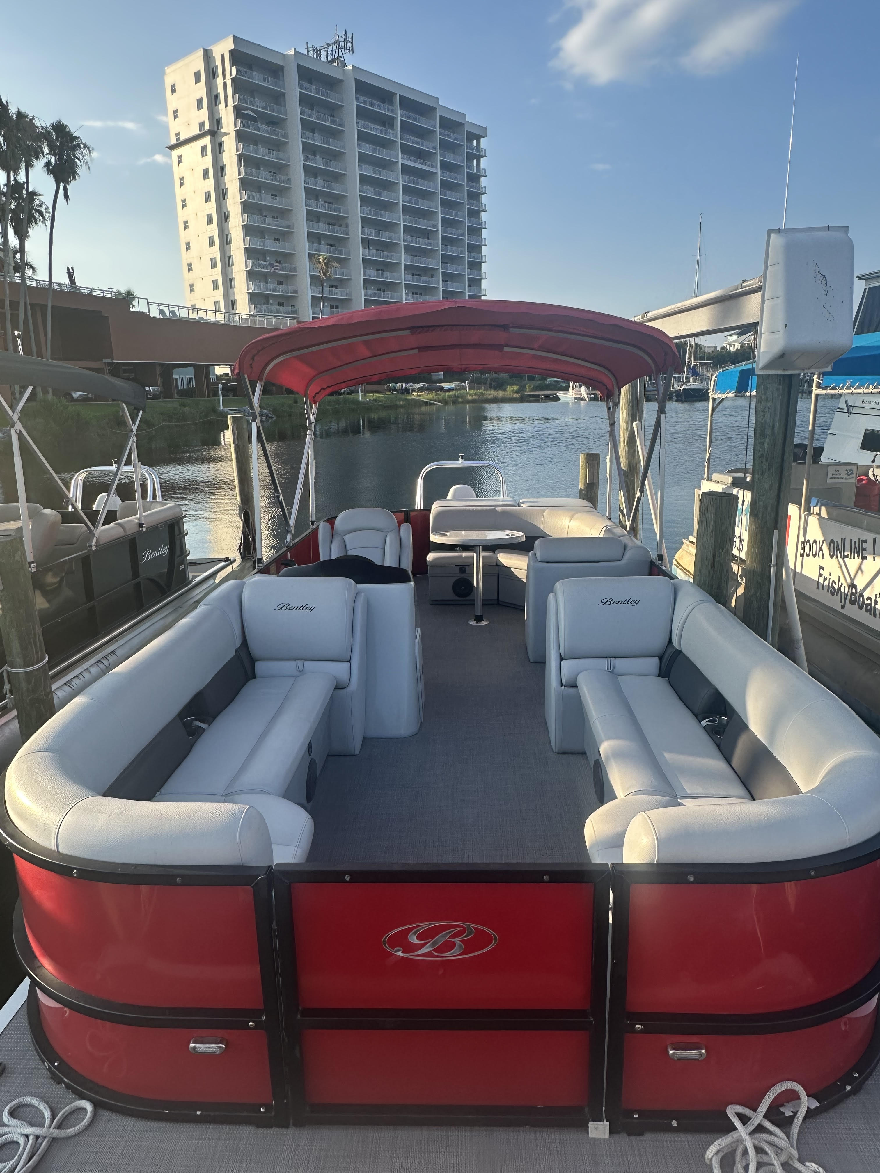 5 Things to Know About Pontoon Boats - Lakefront Living International, LLC