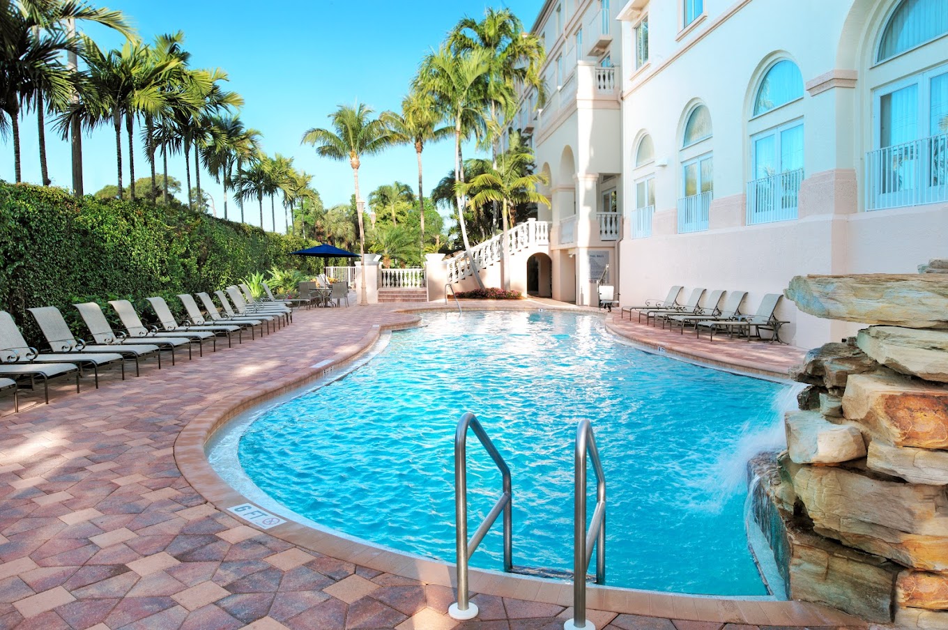 Hilton Naples in Naples | VISIT FLORIDA, image size:1360x904
