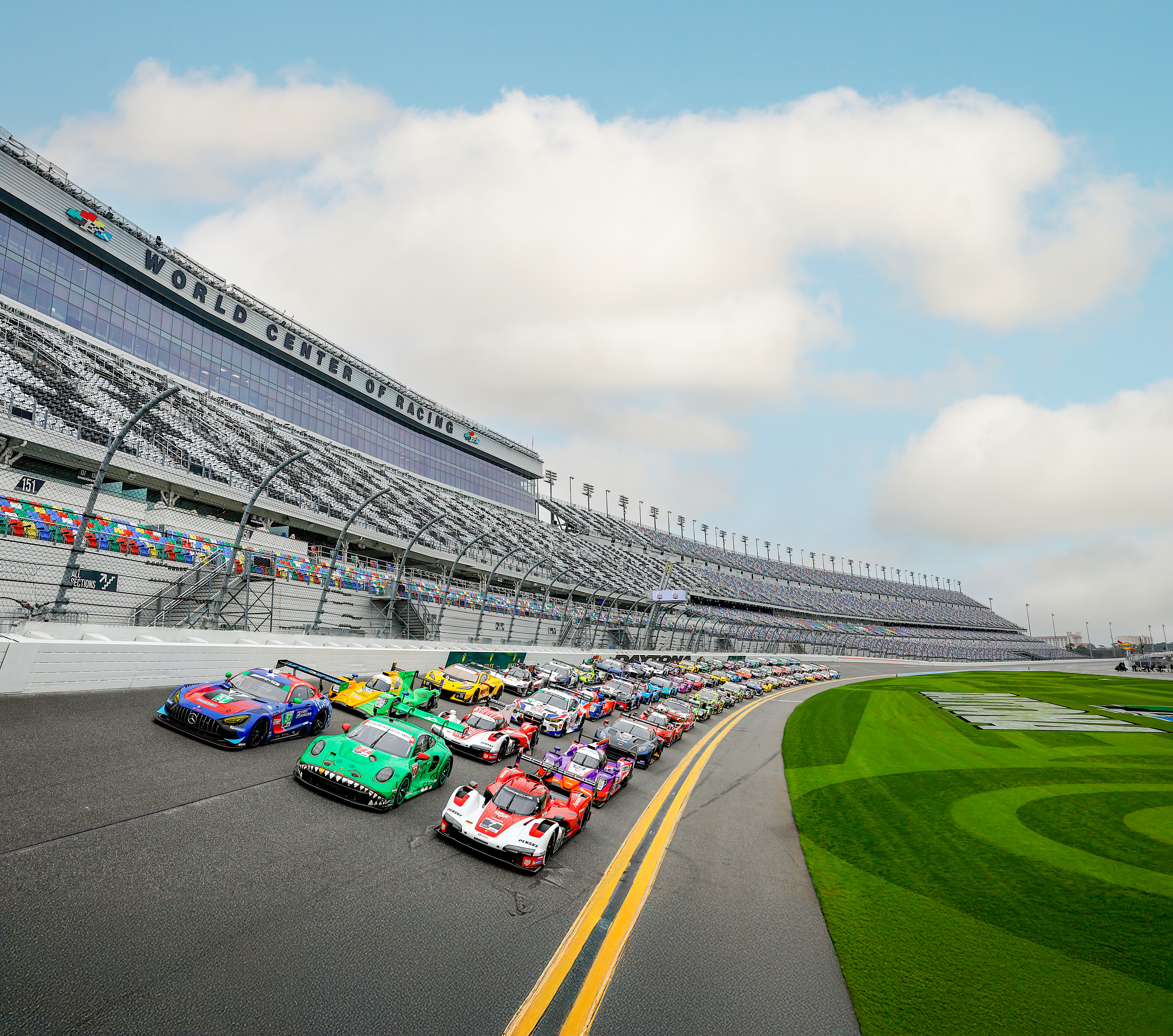 Daytona International Speedway in Daytona Beach | VISIT FLORIDA, image size:5035x4448