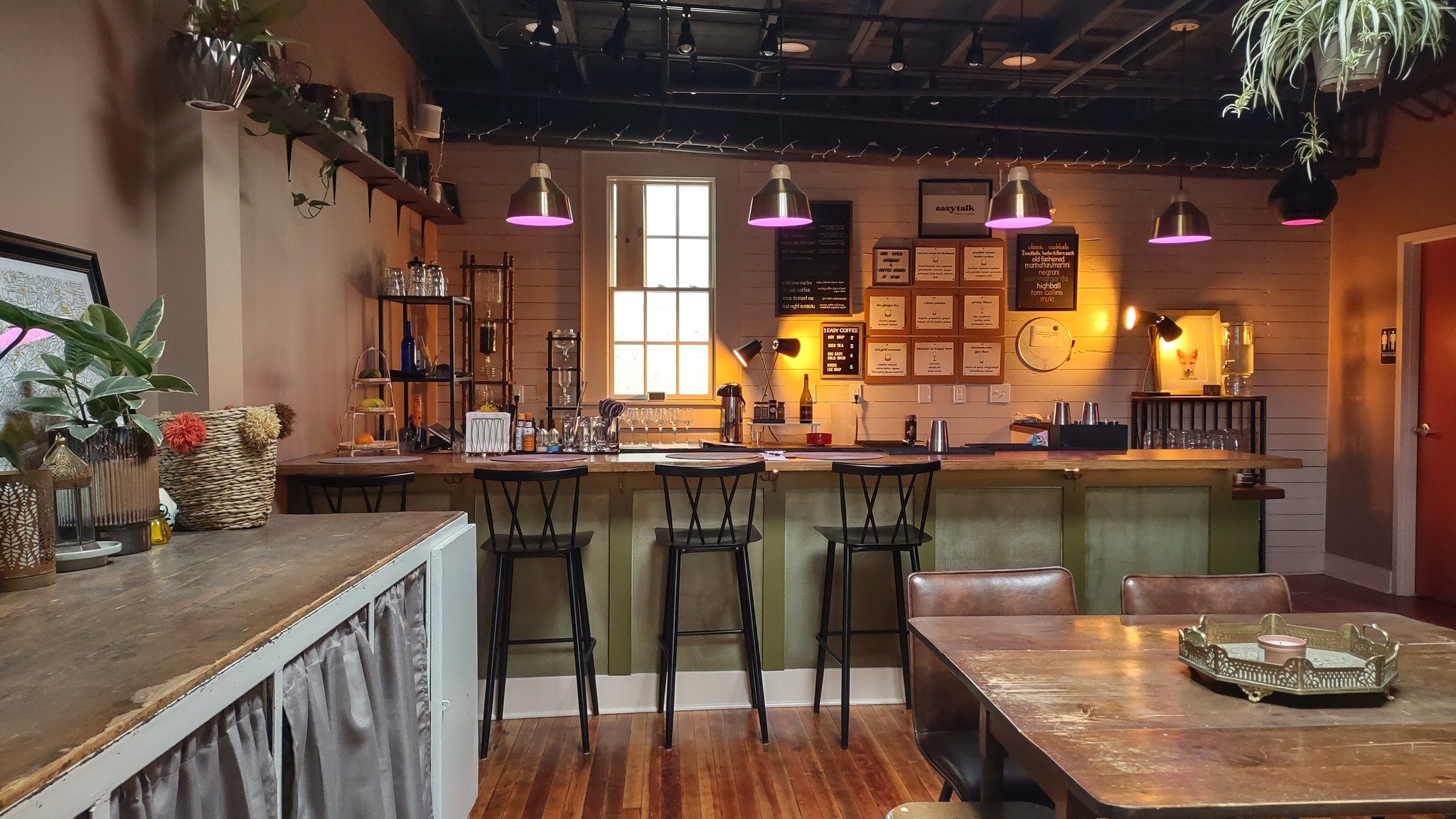easytalk (by Ginger Fox Beverage) - 905 South Broad Street, Suite